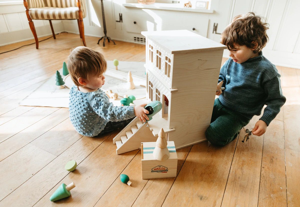 Conifer Toys Dollhouse Wooden Kids Toddlers Babies Fun Toys