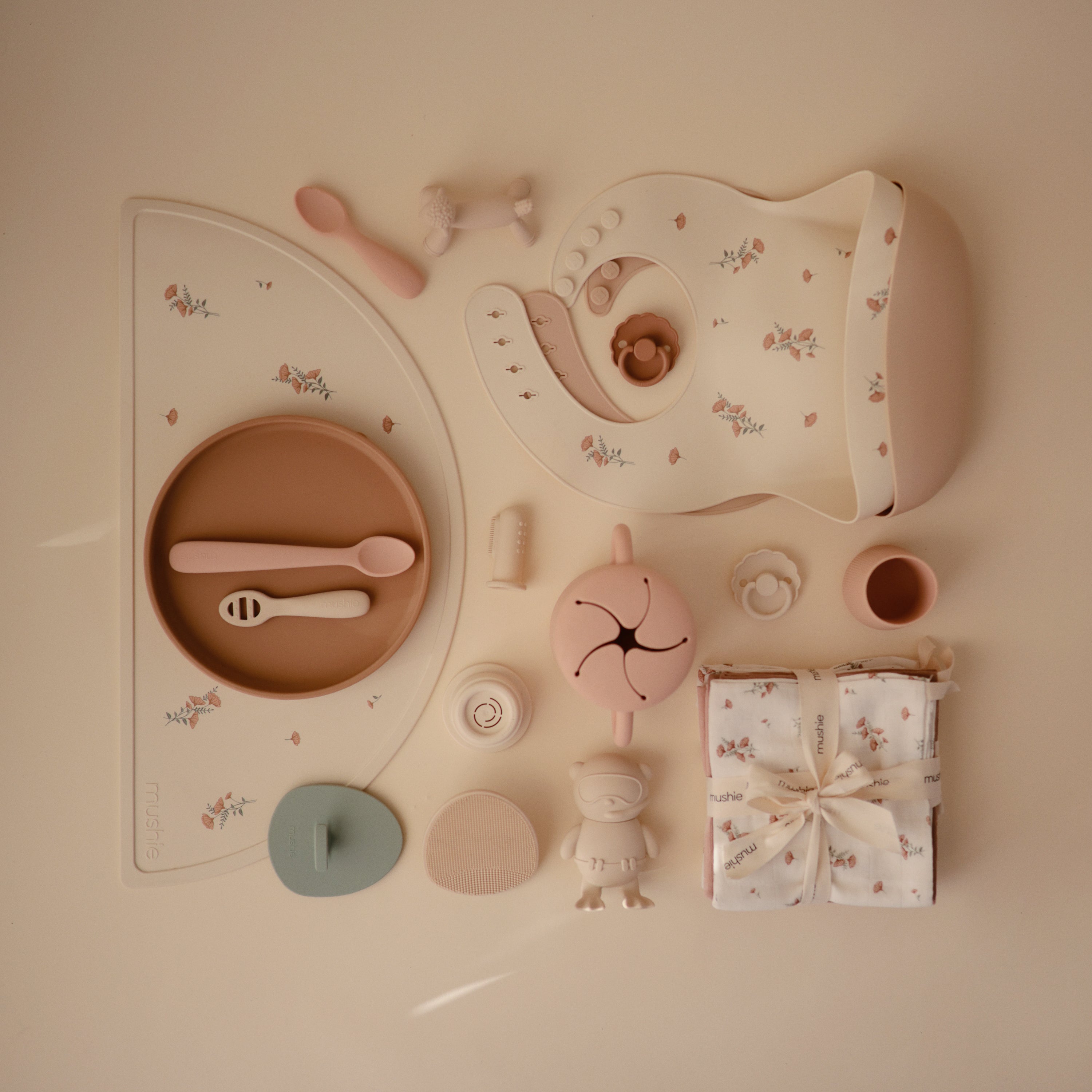 Classic Silicone Suction Plate silicone tableware Mushie