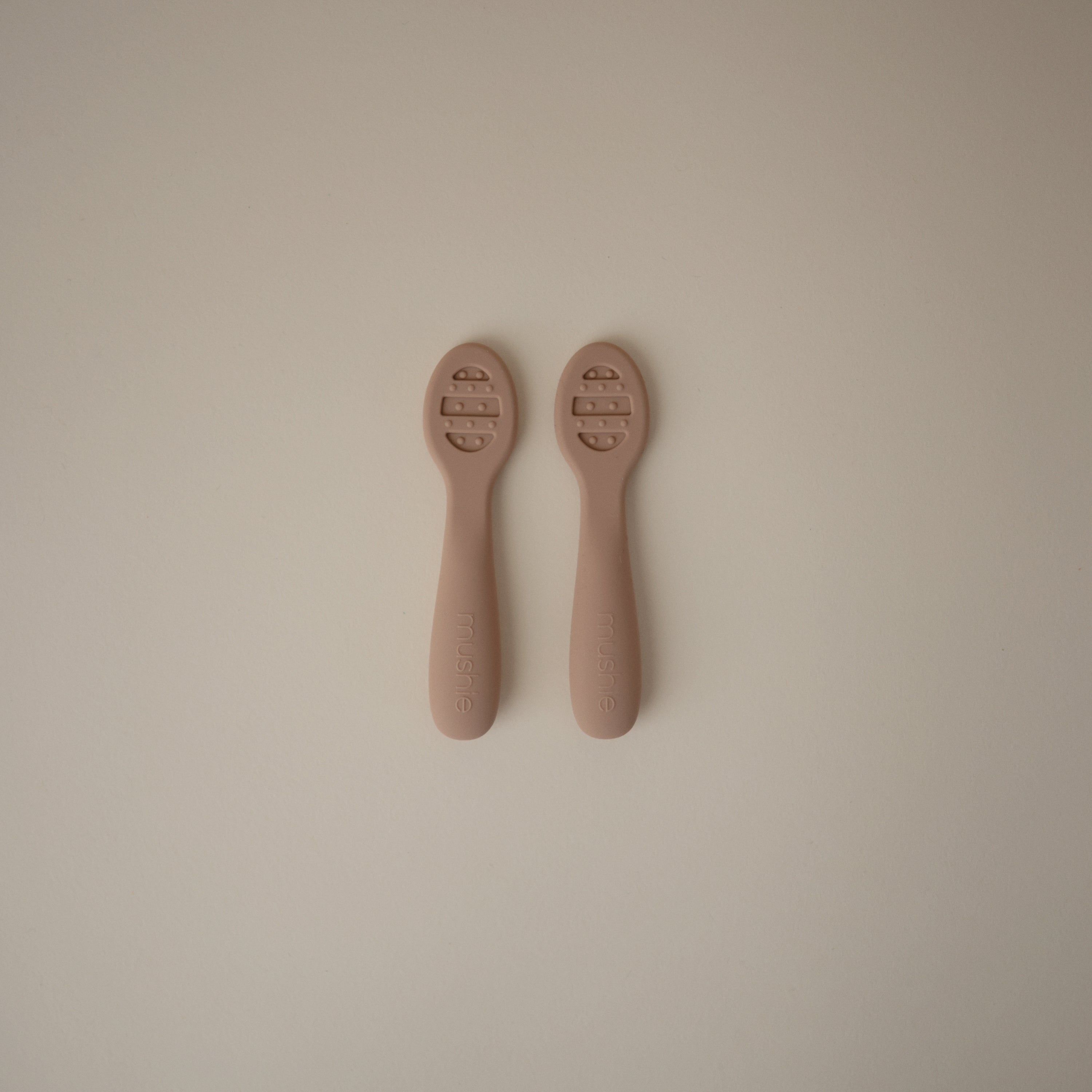 First Feeding Baby Spoons 2-Pack silicone tableware Mushie