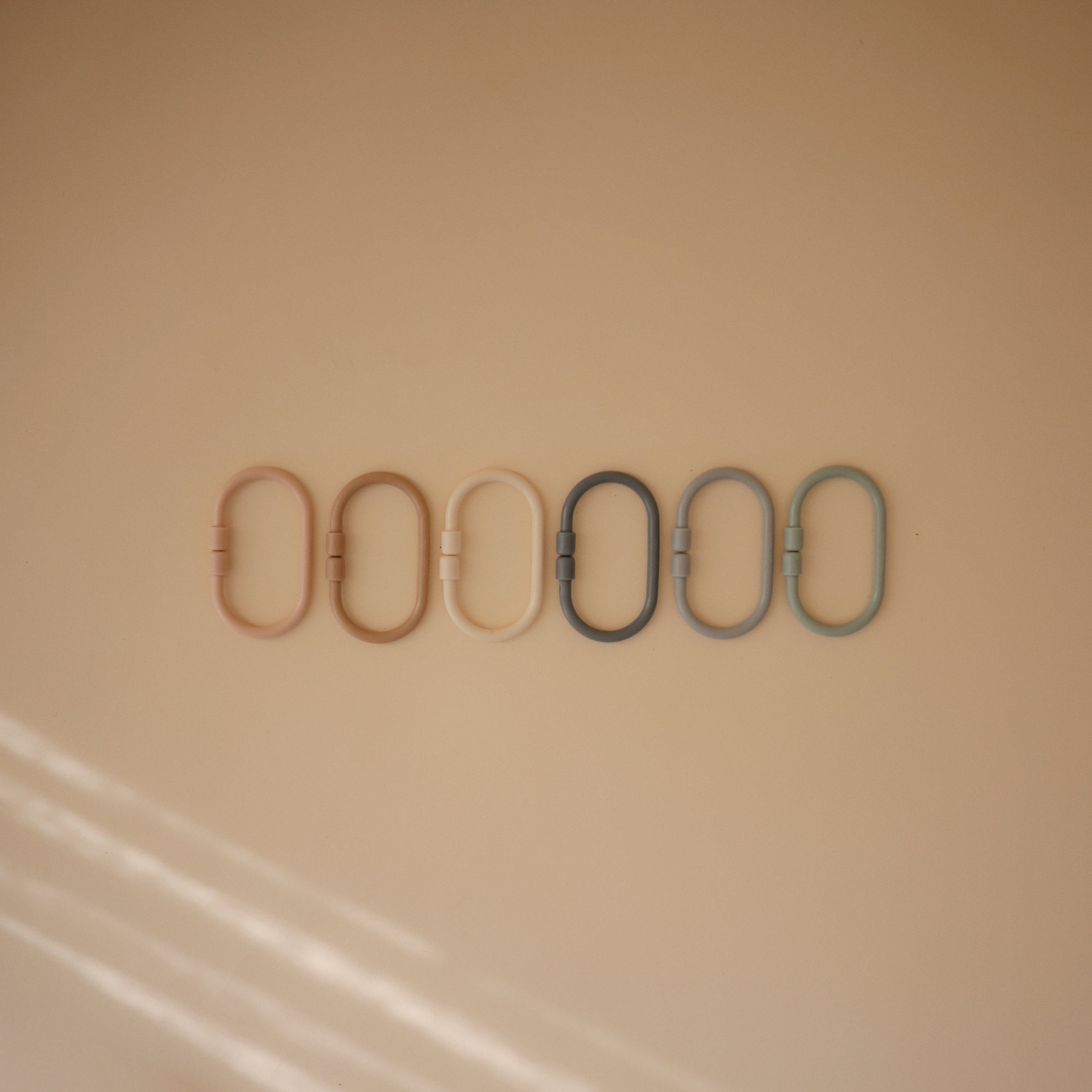 Chain Link Rings toys Mushie