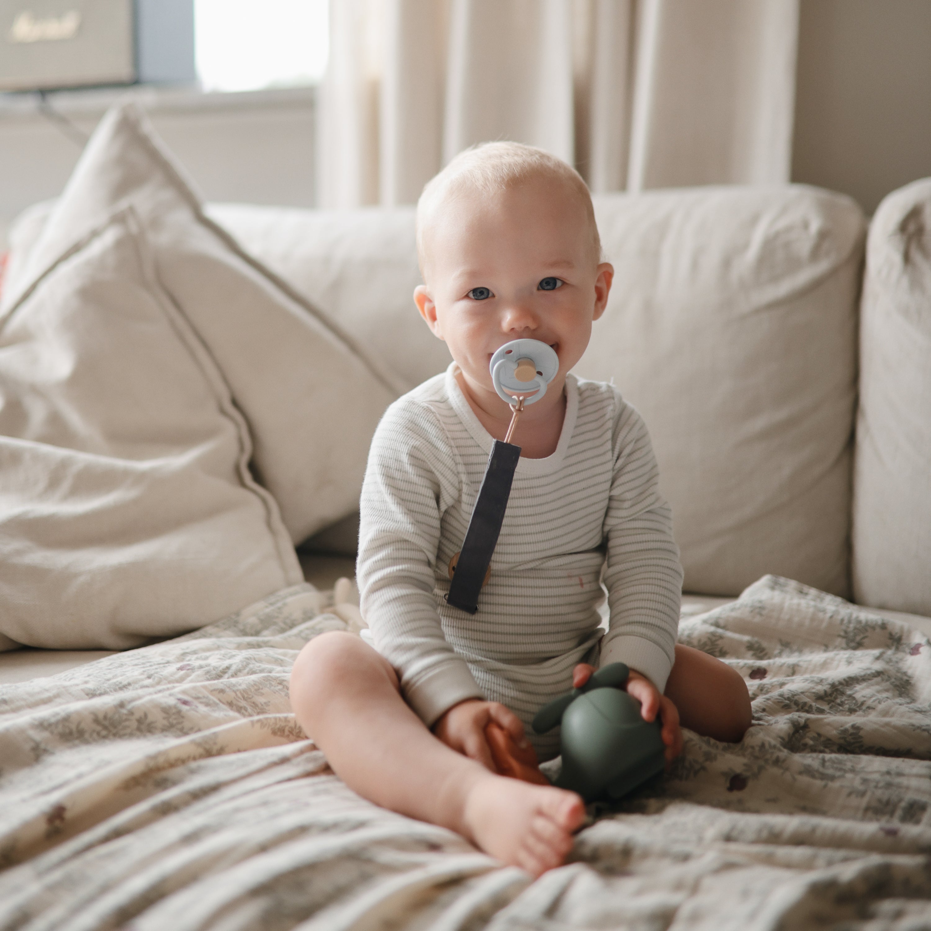 FRIGG Natural Rubber Skyline Serenity Pacifier 4-Pack FRIGG PACIFIERS Mushie