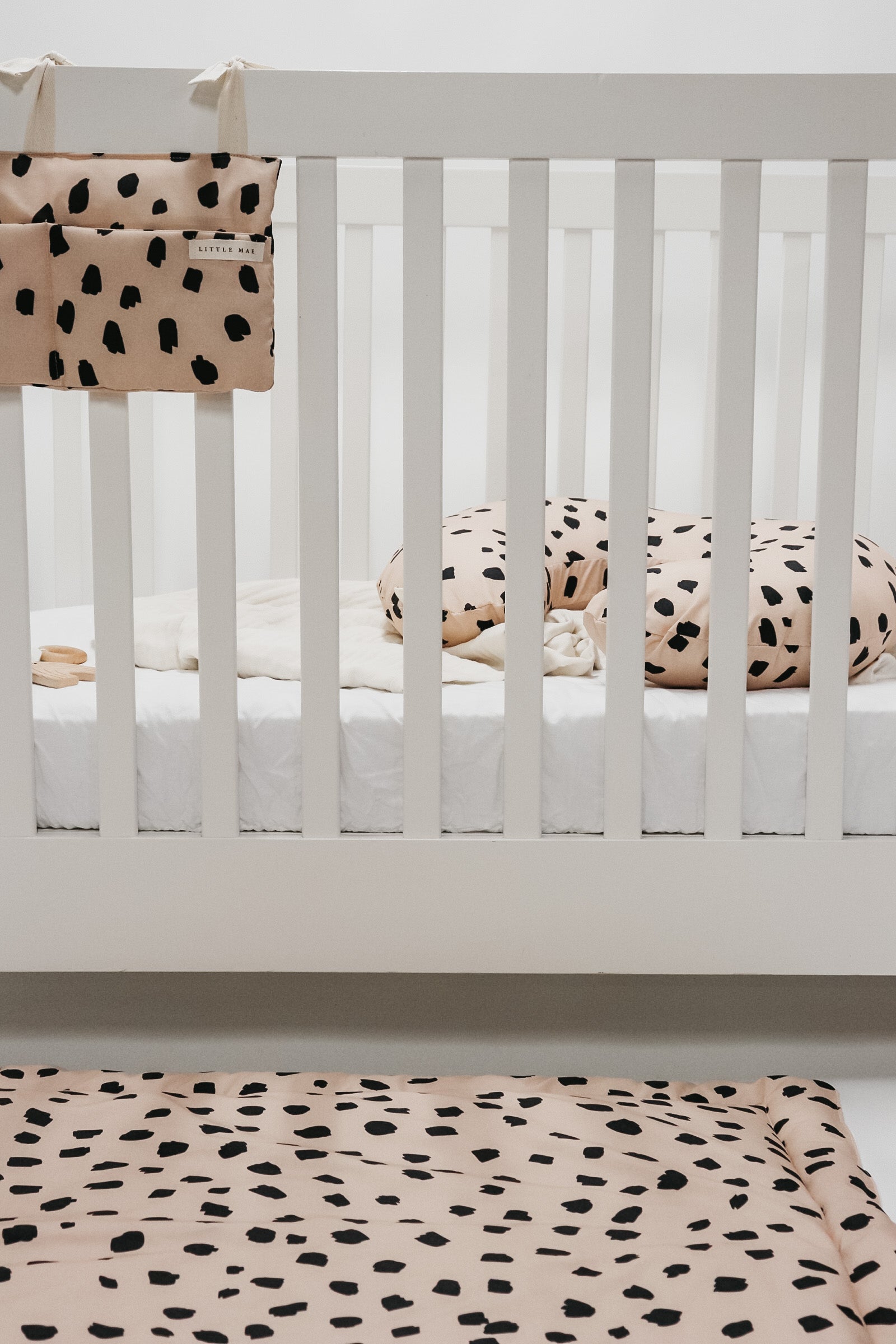 Sahara Crib Organizer
