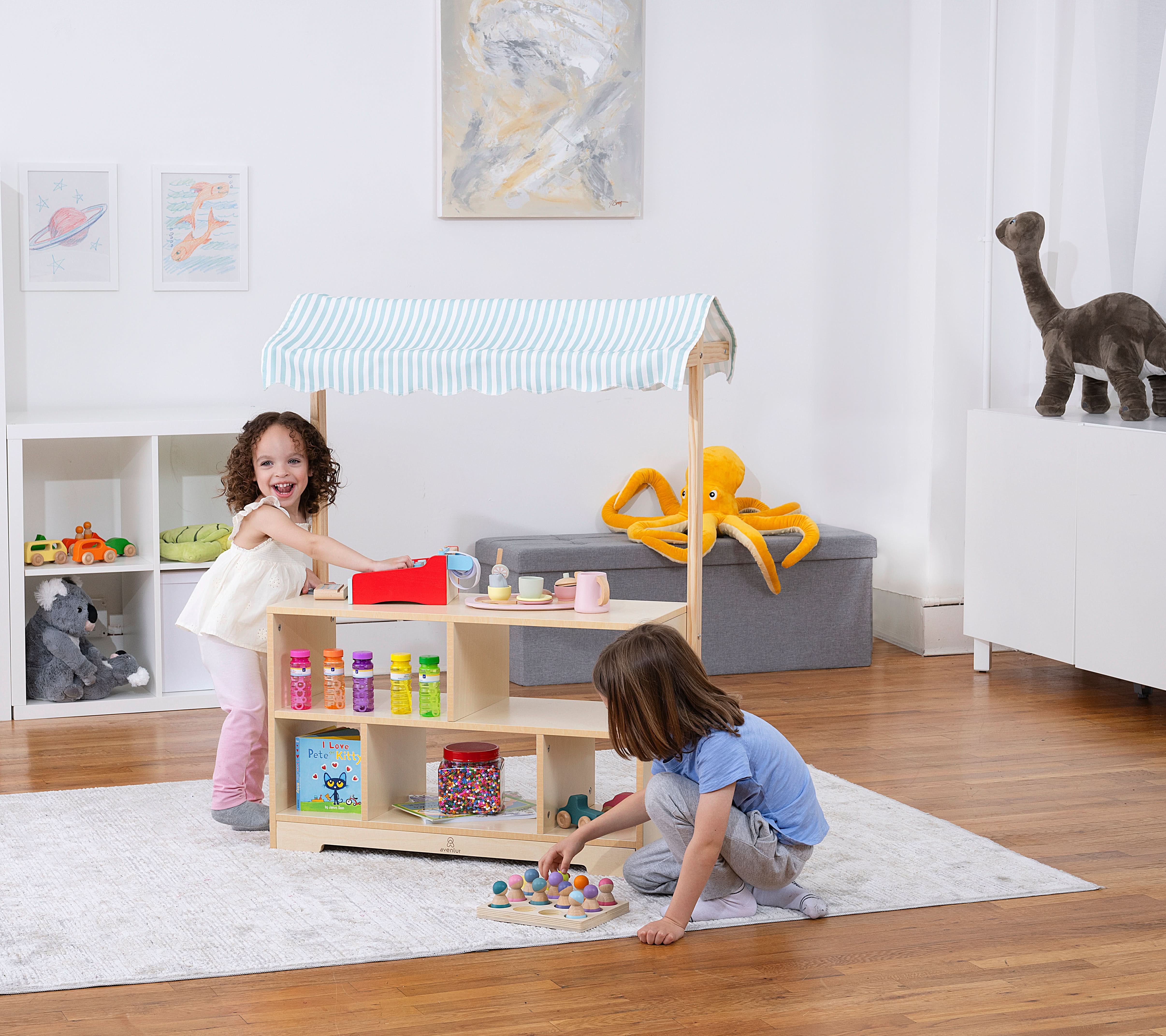 Holly Wooden Market Stand – Kids’ Pretend Play Shop & Display Shelf