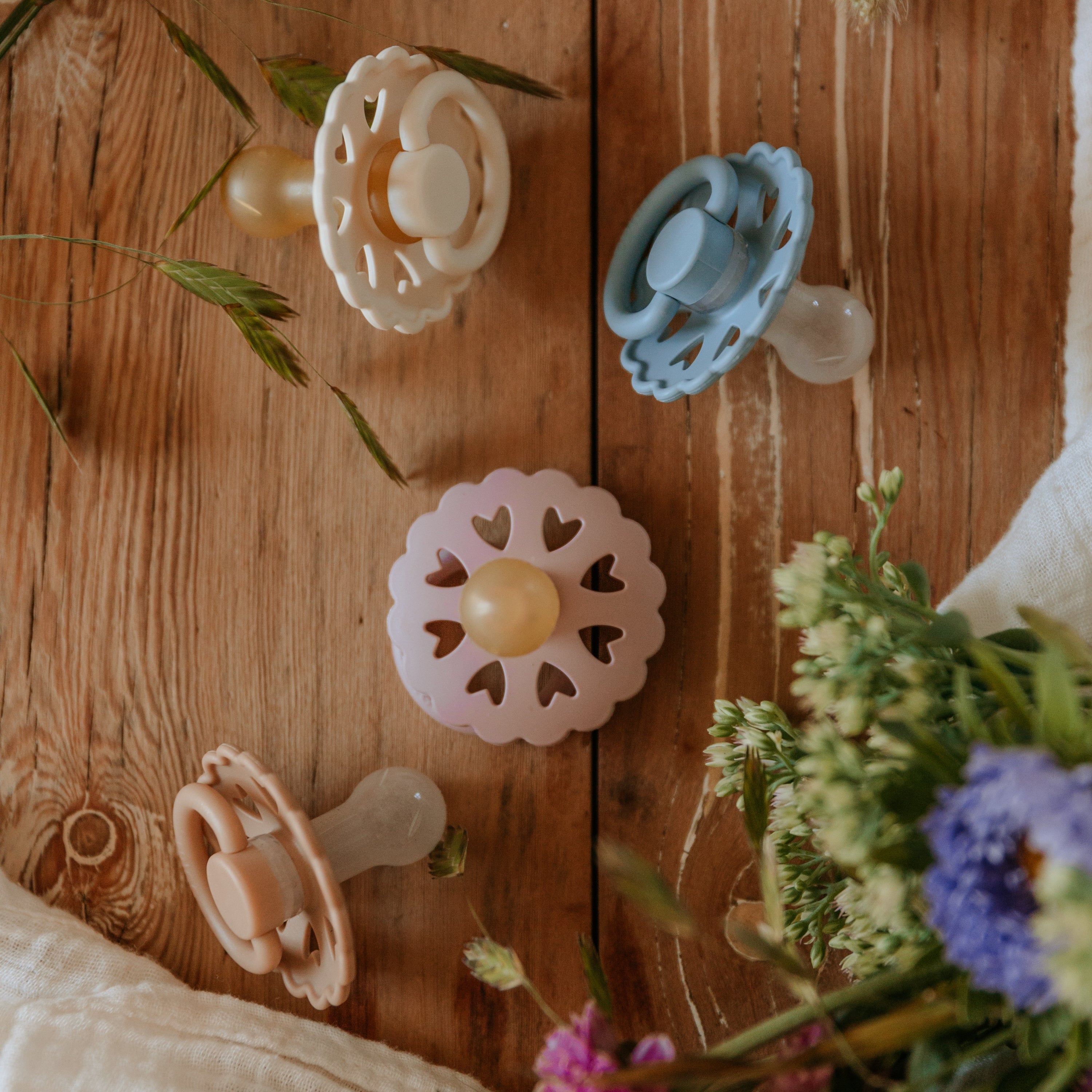 FRIGG Andersen Fairytale Natural Rubber Pacifier 2-Pack FRIGG PACIFIERS Mushie