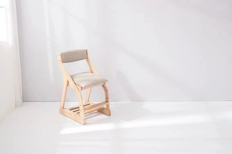 Calla Adjustable Solid Wood Chair for Kids - 4 Height Settings, Easy-to-Clean Fabric MesaSilla USA