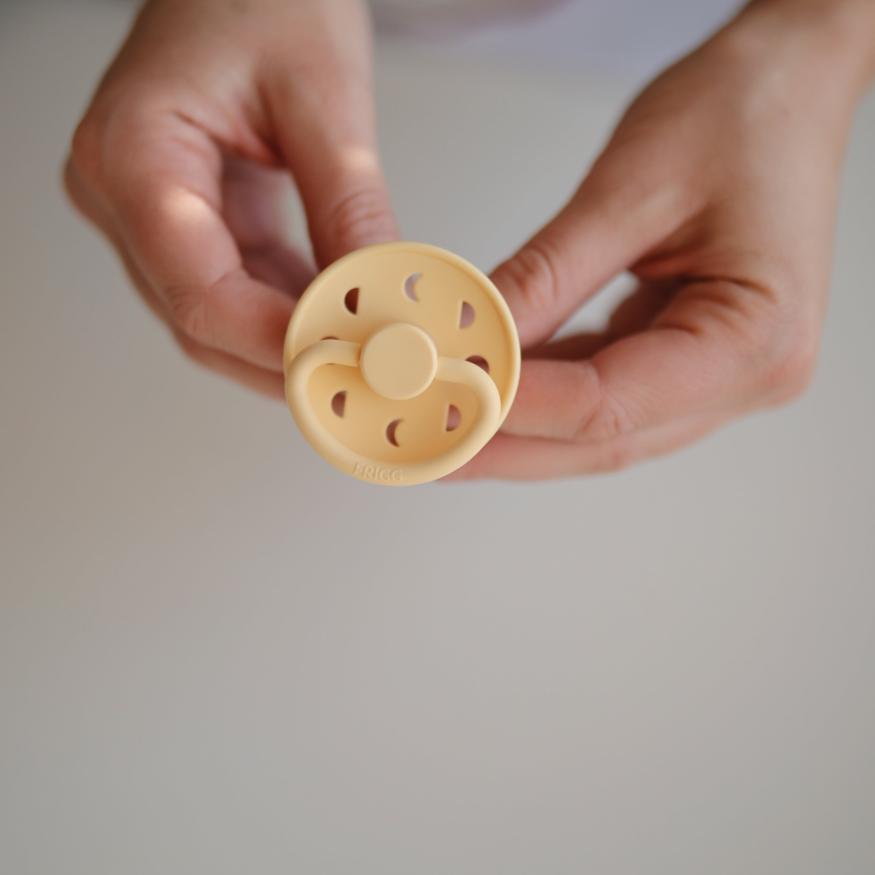 FRIGG Moon Silicone Pacifier 2-Pack FRIGG PACIFIERS Mushie