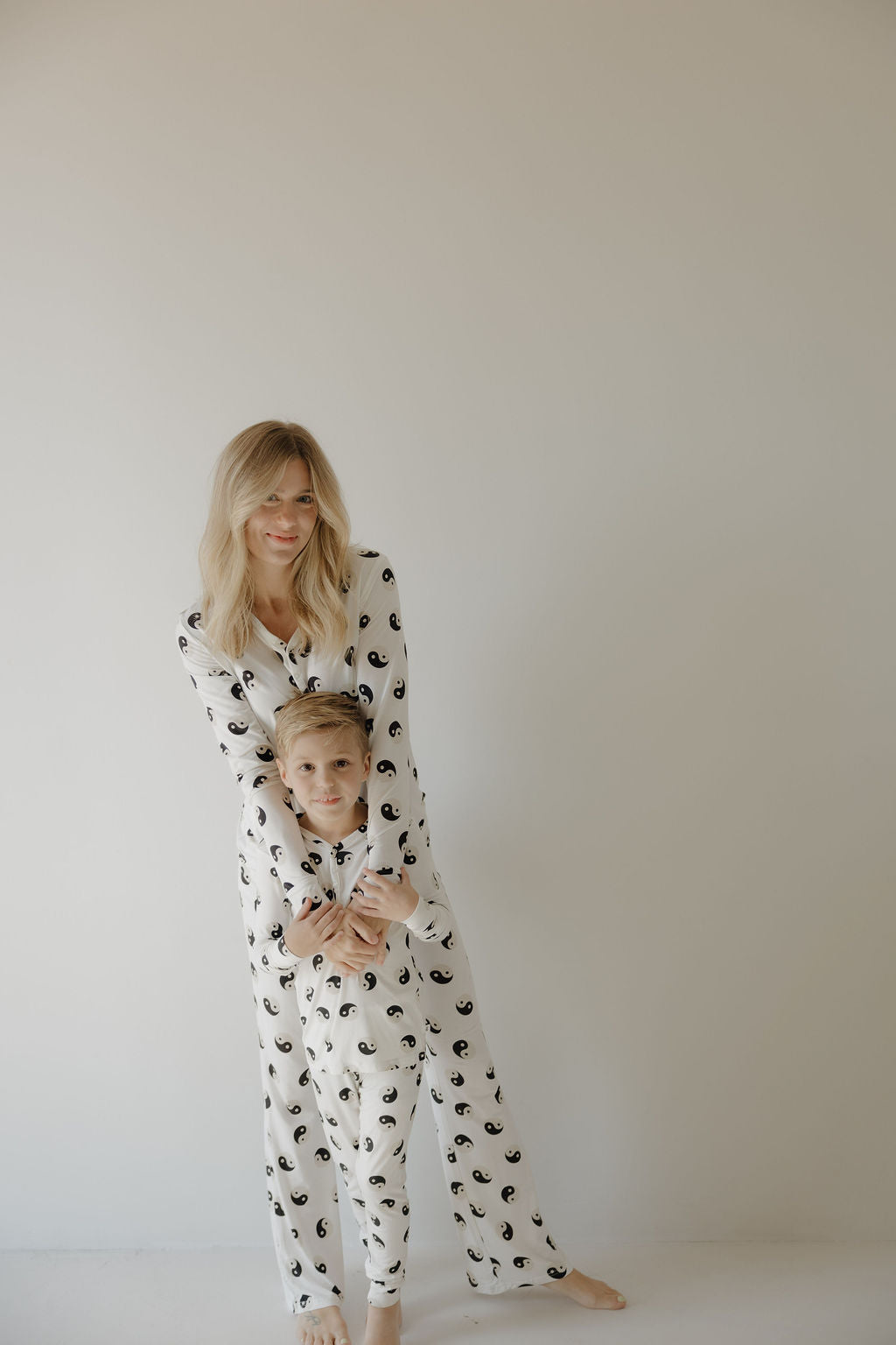 Women's Long Sleeve Bamboo Pajama | Black & White Yin Yang