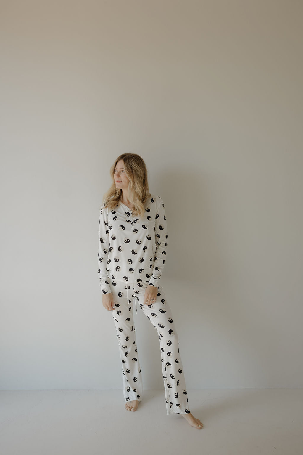 Women's Long Sleeve Bamboo Pajama | Black & White Yin Yang
