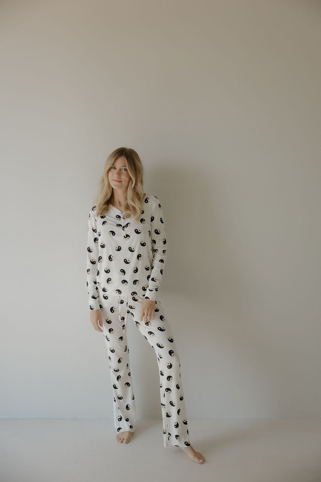 Women's Long Sleeve Bamboo Pajama | Black & White Yin Yang