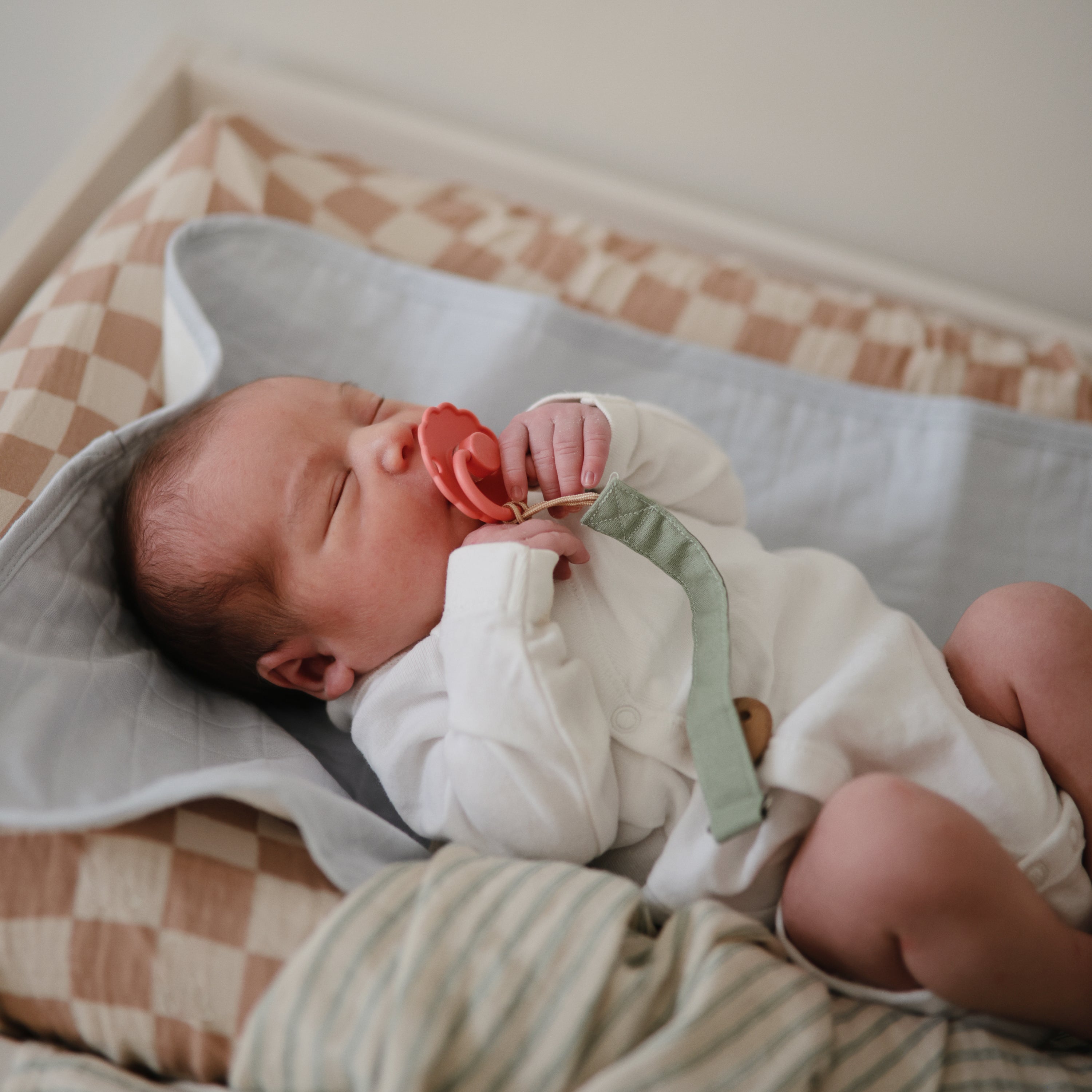 Linen Pacifier Clip 2-Pack Pacifier Clip Mushie