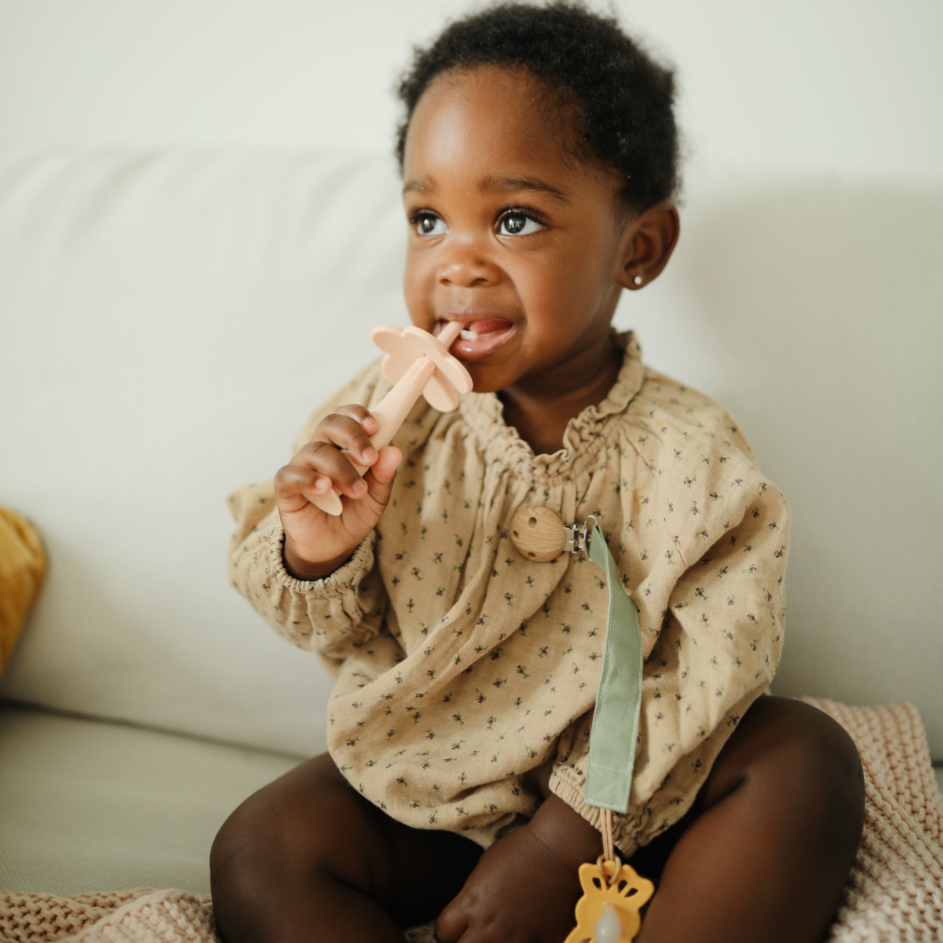 Linen Pacifier Clip 2-Pack Pacifier Clip Mushie