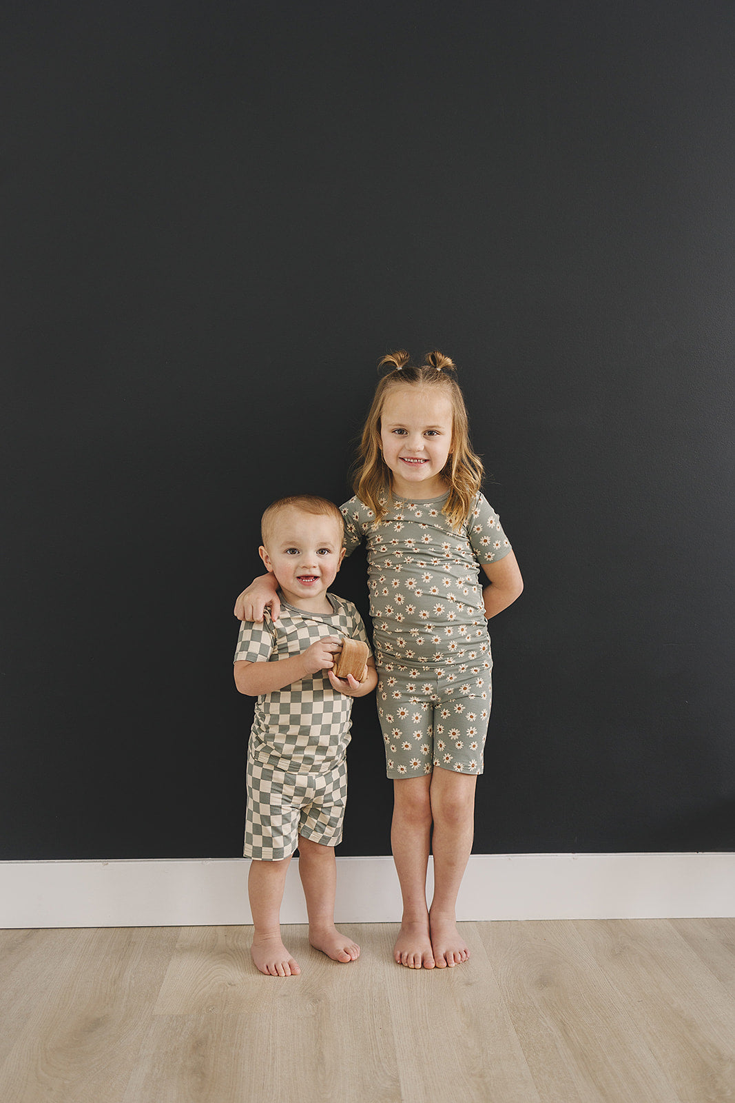 Light Green Daisy Bamboo Cozy Short Set Mebie Baby