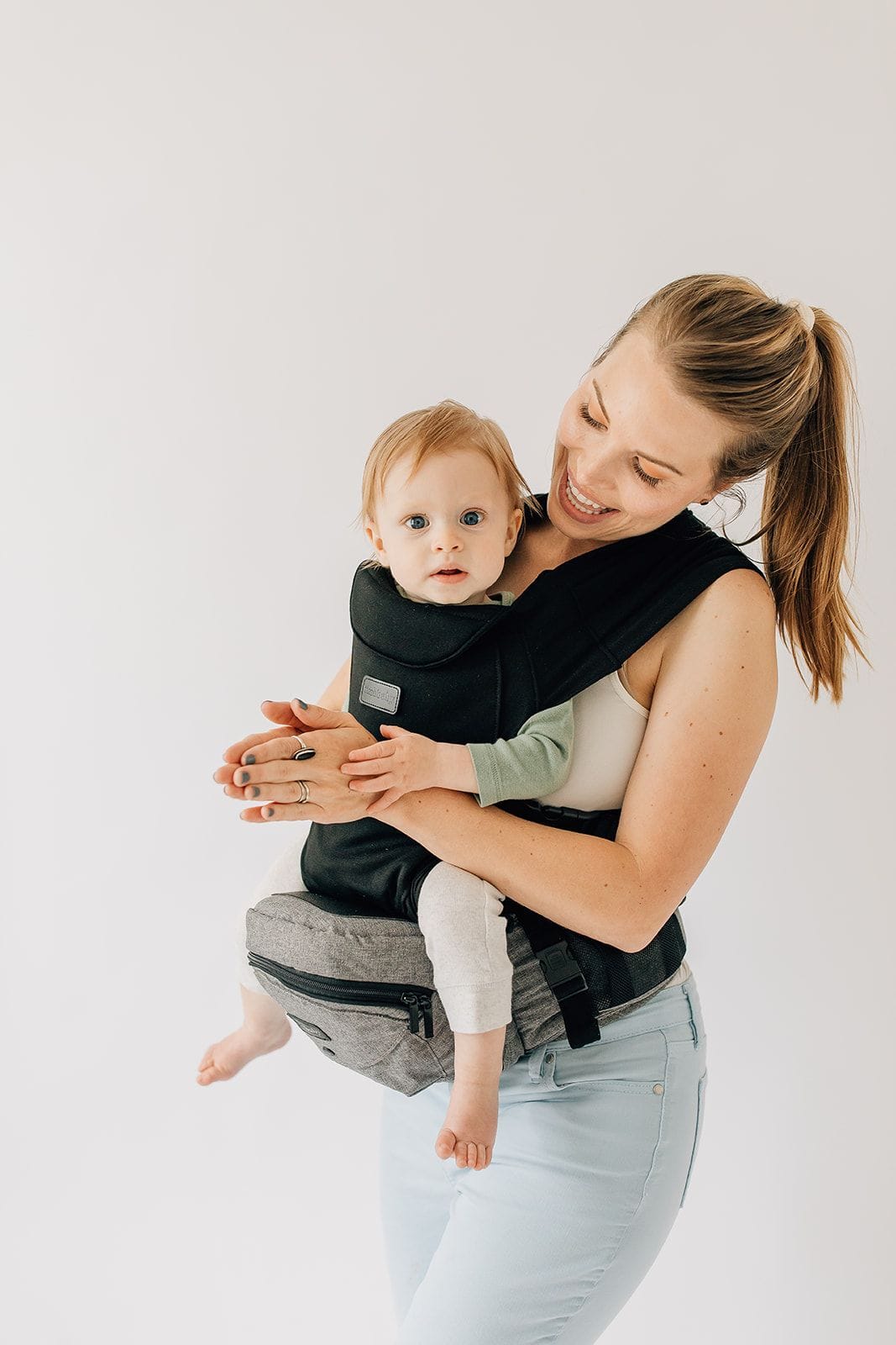 Tushbaby Hip Carrier Baby & Toddler Tushbaby