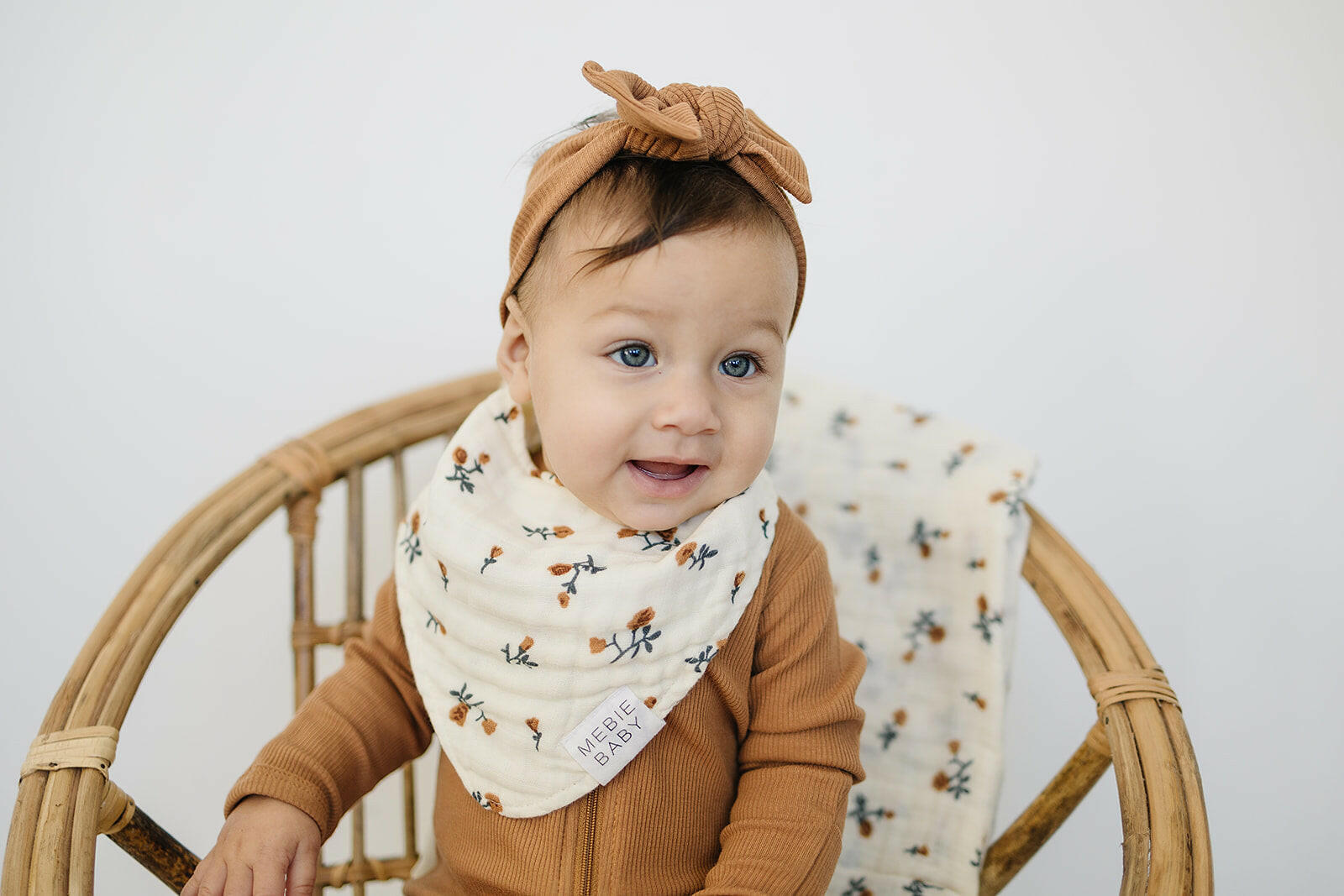 Cream Floral Muslin Bib Mebie Baby