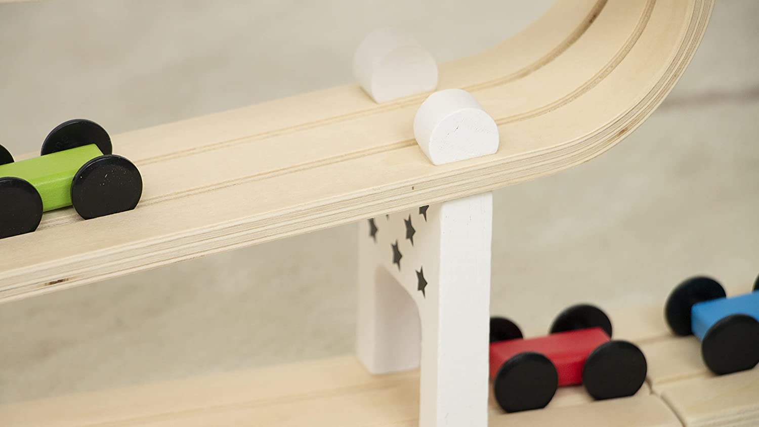 Wood Car Ramp Indoor Avenlur.com