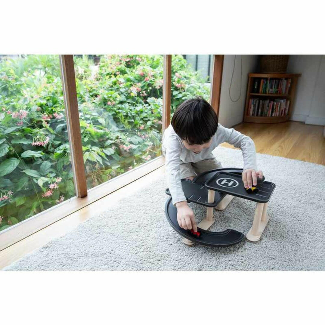 Race N Play Parking Garage  PlanToys