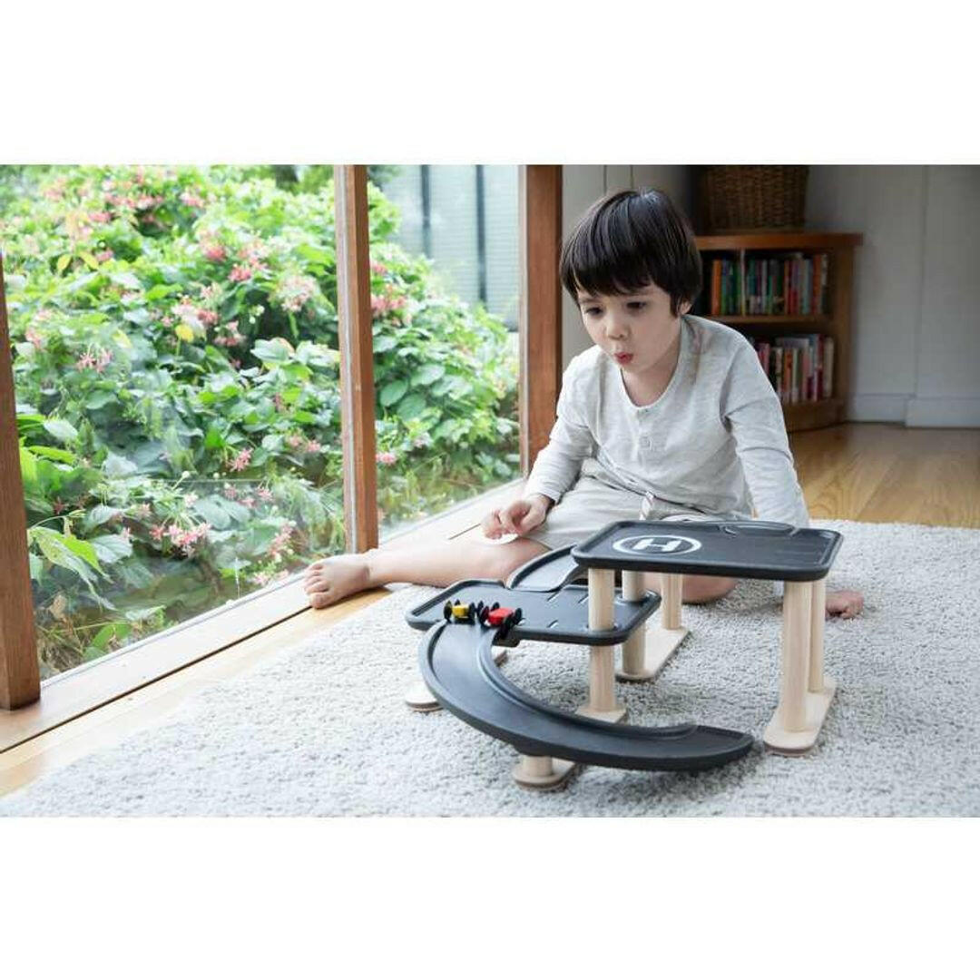 Race N Play Parking Garage  PlanToys