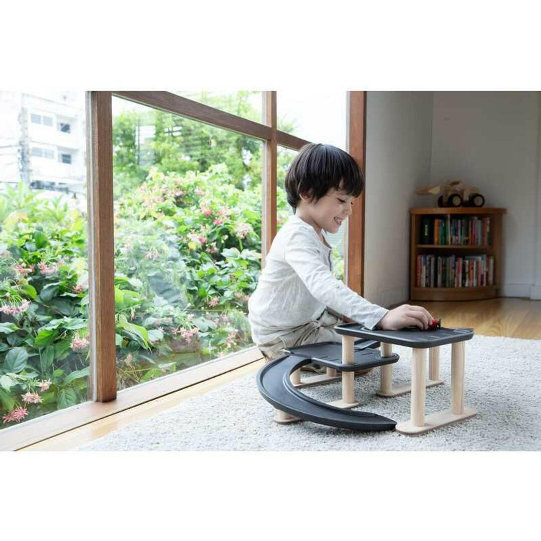 Race N Play Parking Garage  PlanToys