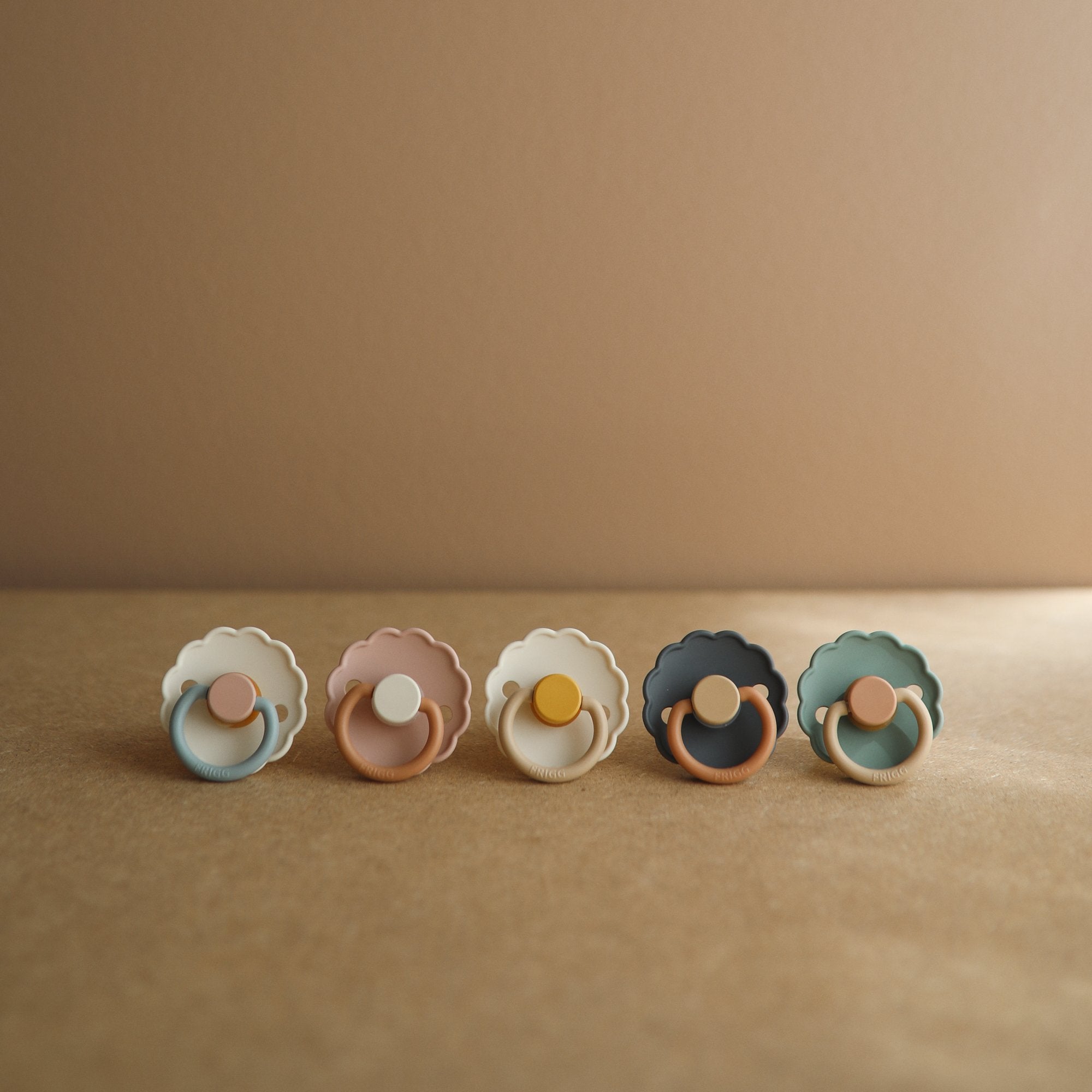 FRIGG Daisy Natural Rubber Pacifier 2-Pack FRIGG PACIFIERS Mushie