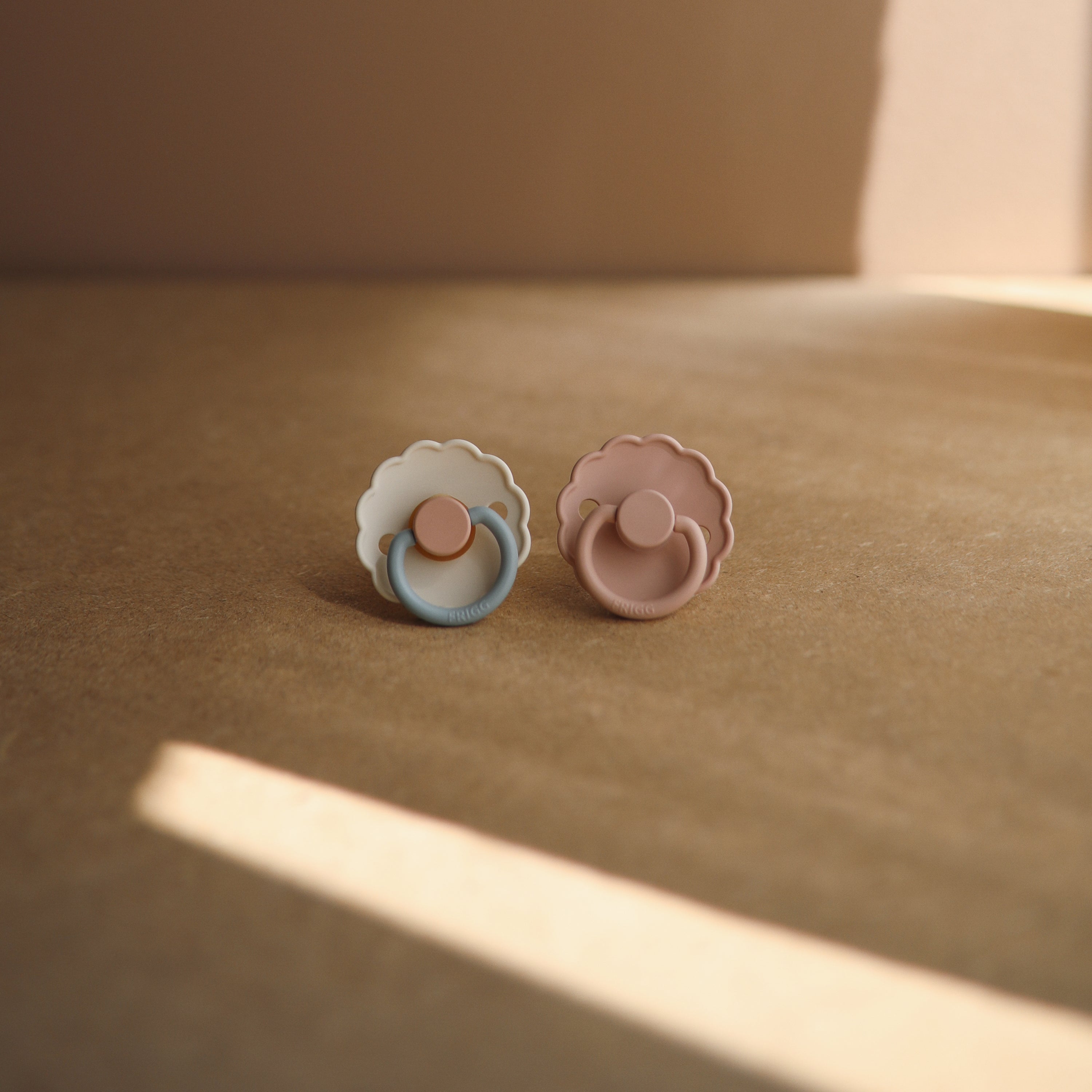 FRIGG Daisy Silicone Pacifier 2-Pack FRIGG PACIFIERS Mushie