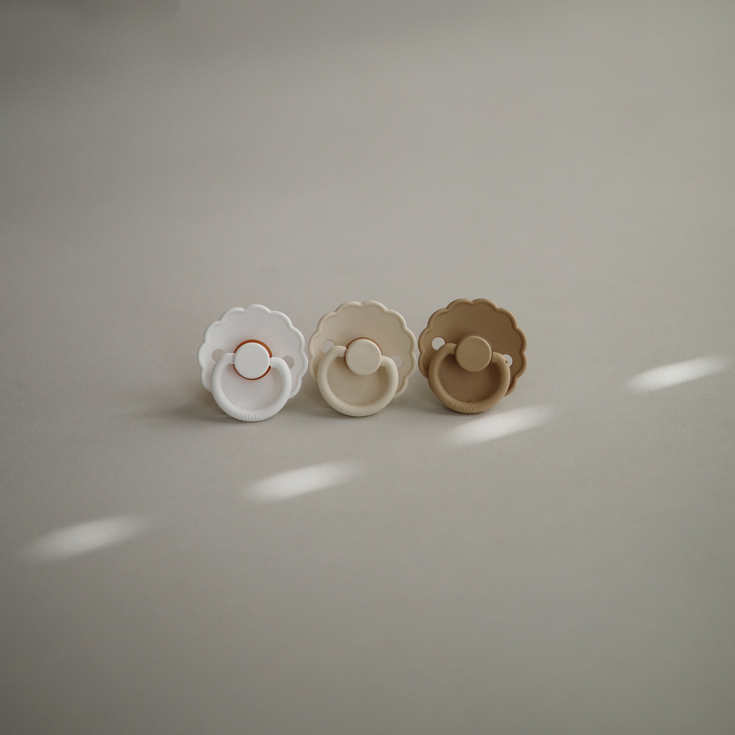 FRIGG Daisy Silicone Pacifier 2-Pack FRIGG PACIFIERS Mushie