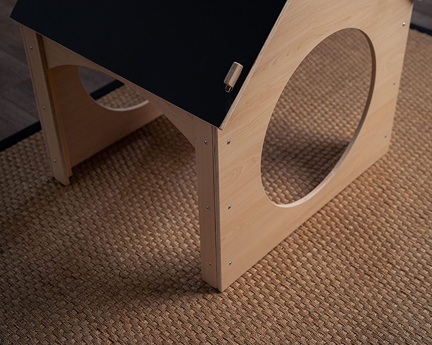 Evergreen- Children's Playhouse with Chalkboard Roof Indoor Avenlur.com