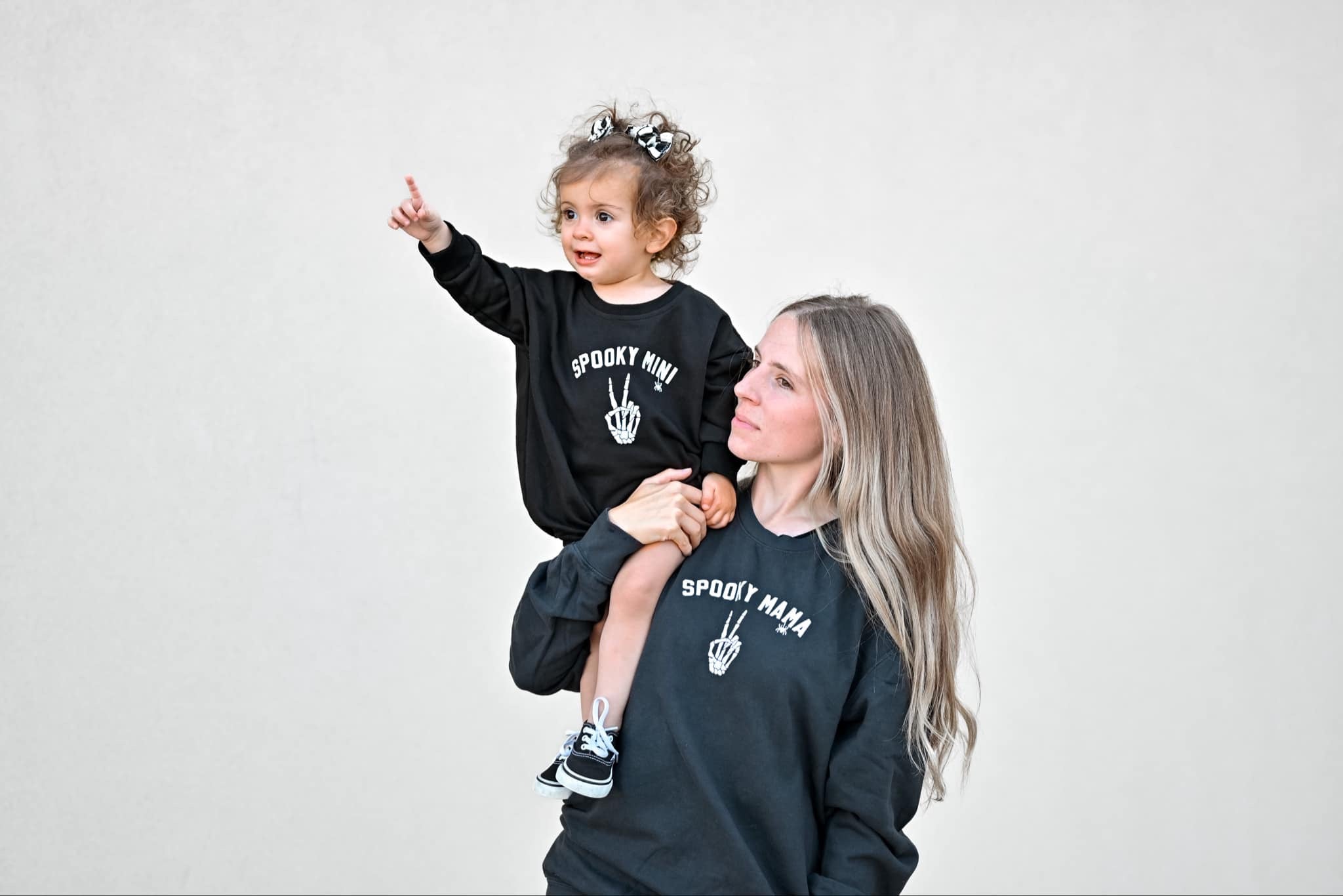 Adult 'Spooky Mama' Comfort Colors Crewneck