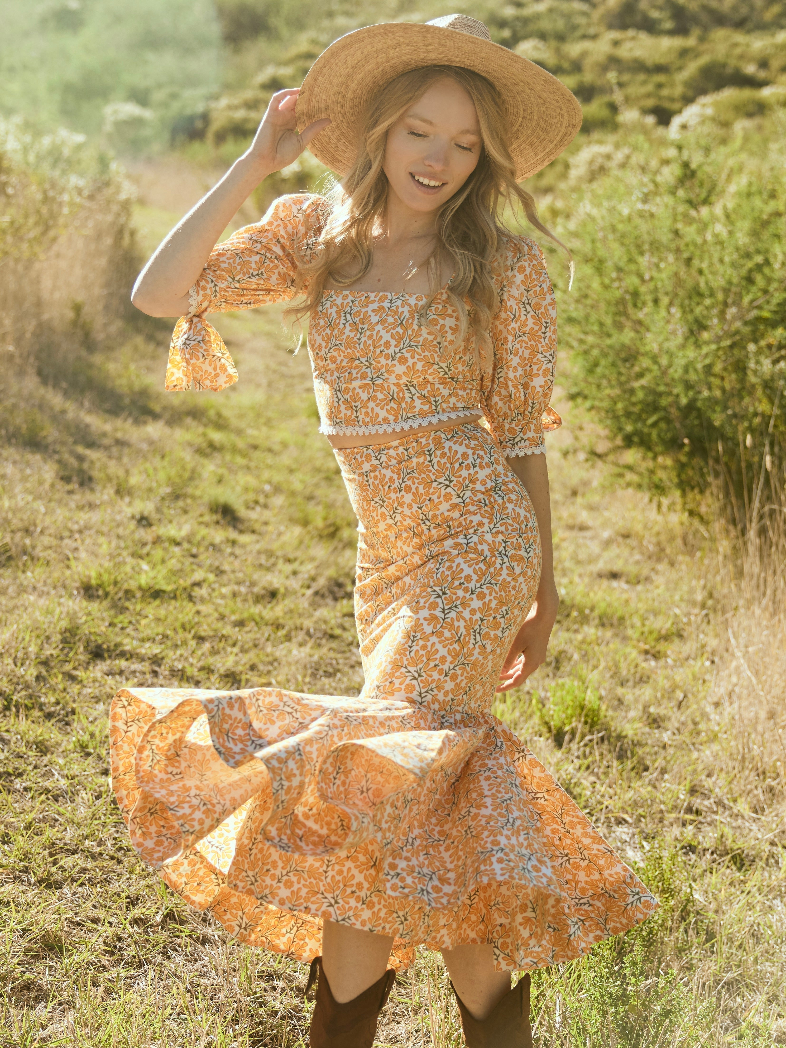 Patsy Fluted Pencil Skirt - Ivory/Clementine Floral print