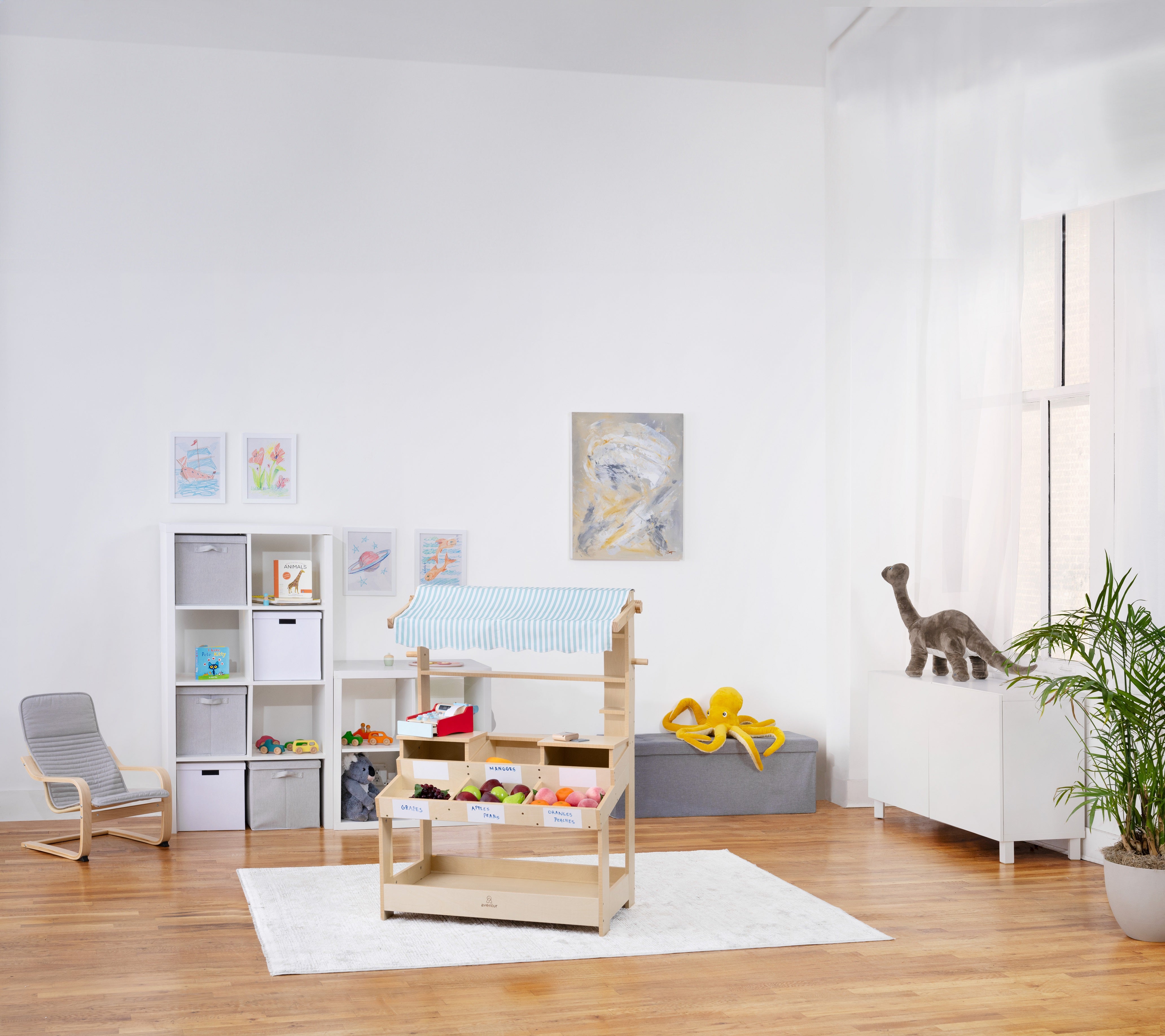 Cypress - Wooden Market Stand Indoor Avenlur.com