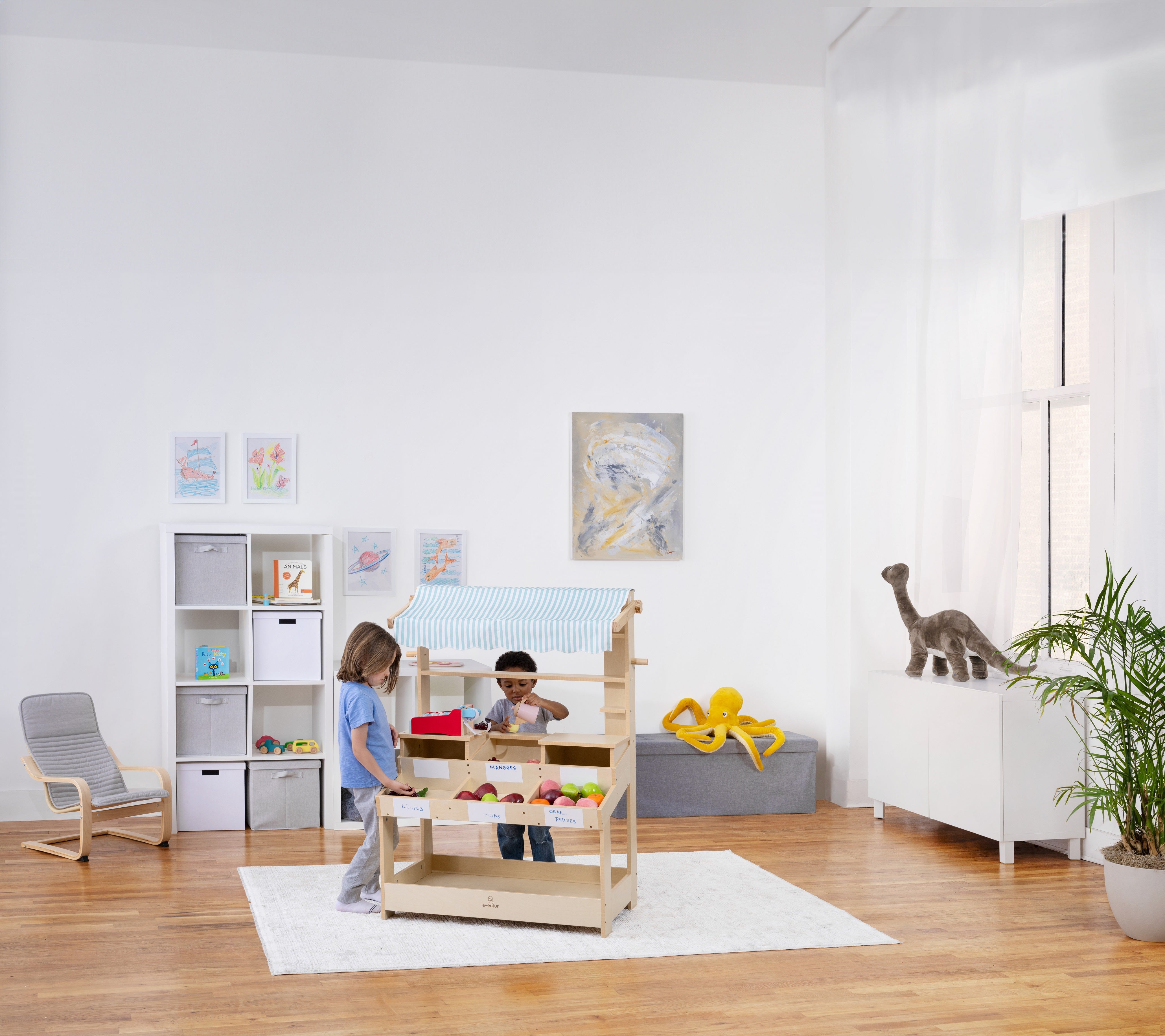 Cypress - Wooden Market Stand Indoor Avenlur.com