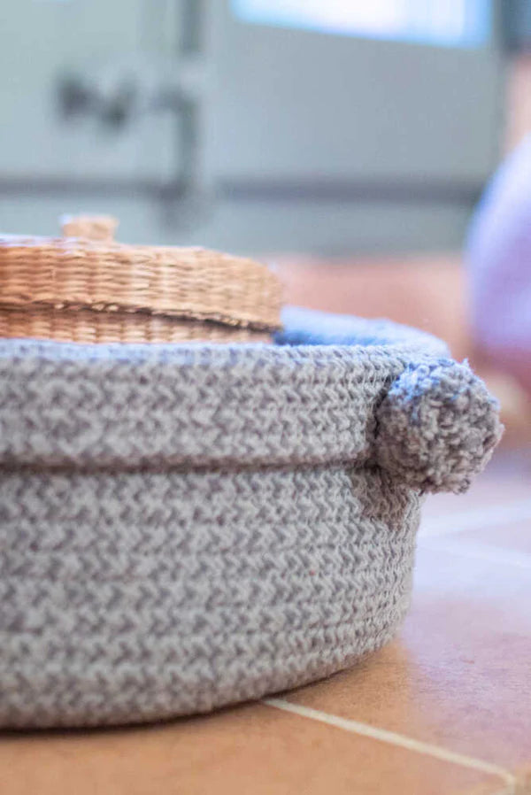 BASKET TRAY VINTAGE BLUE Little Wonder & Co