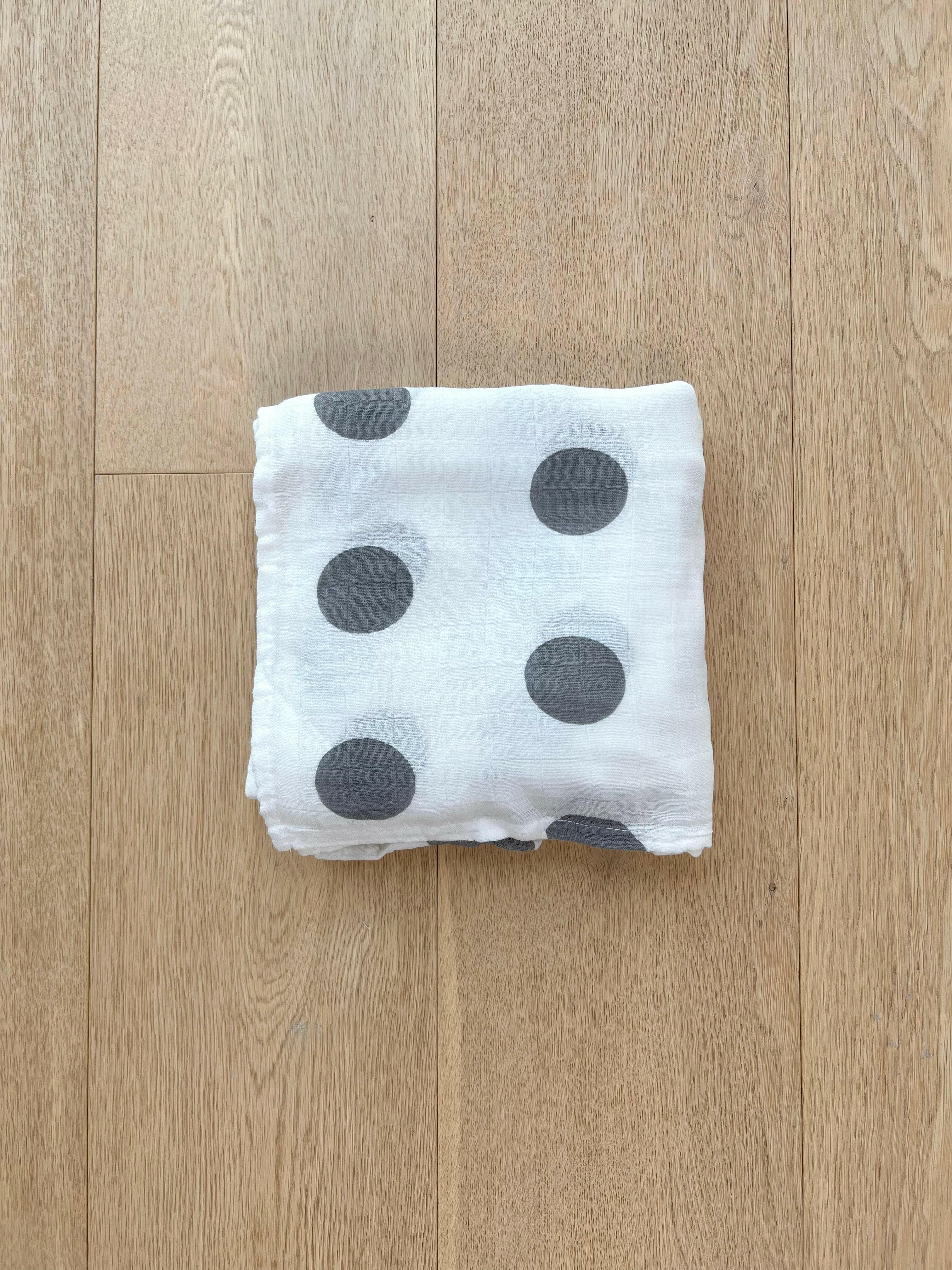 Organic Cotton & Bamboo Swaddle Dots Swaddling Blankets The picnic day