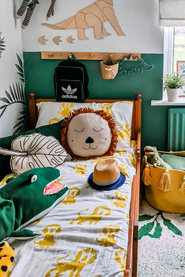 CUSHION LEAF Little Wonder & Co