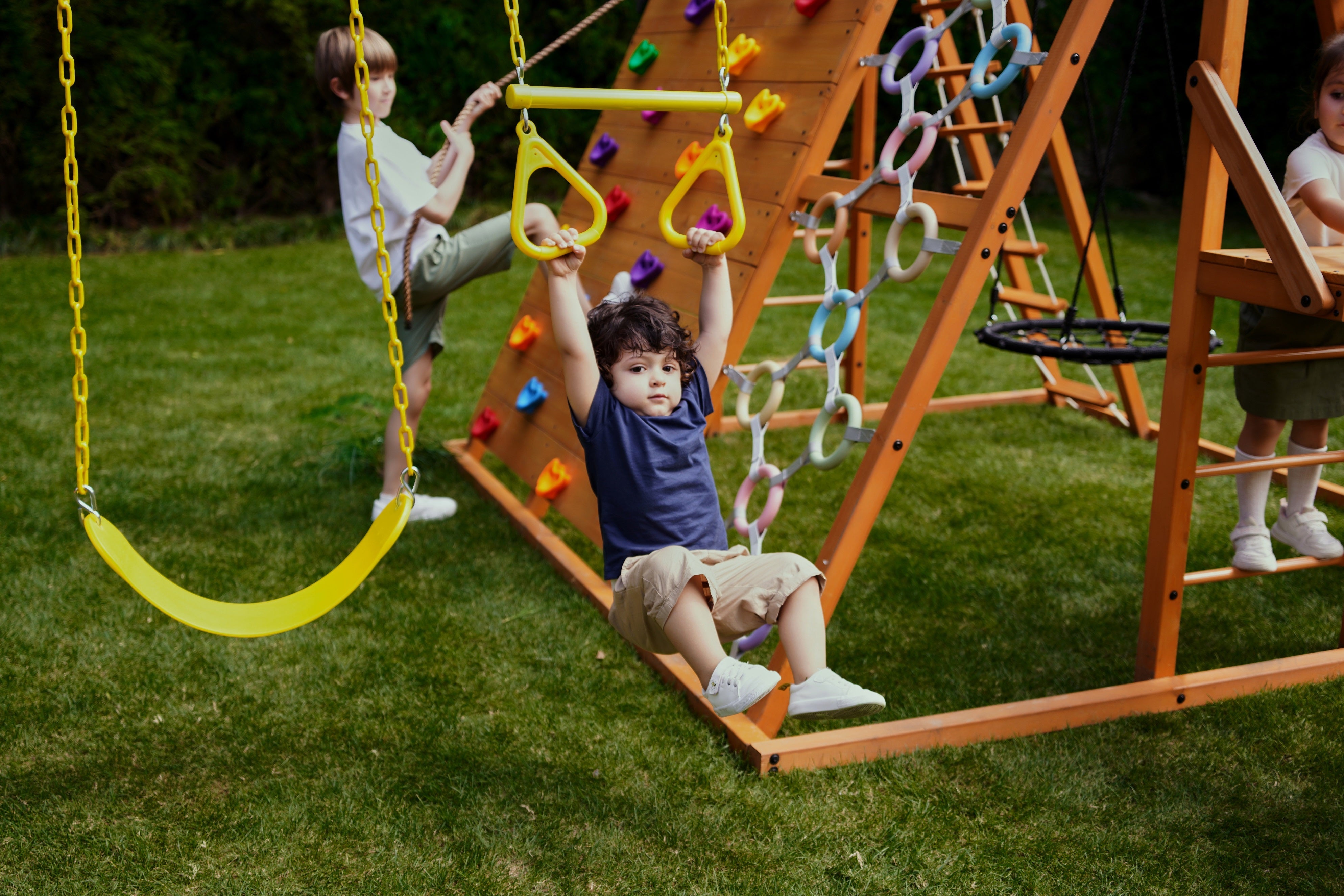 Sycamore - Backyard Ultimate Climbing Set with 2 Swings And Trapeze Bar Outdoor Avenlur.com