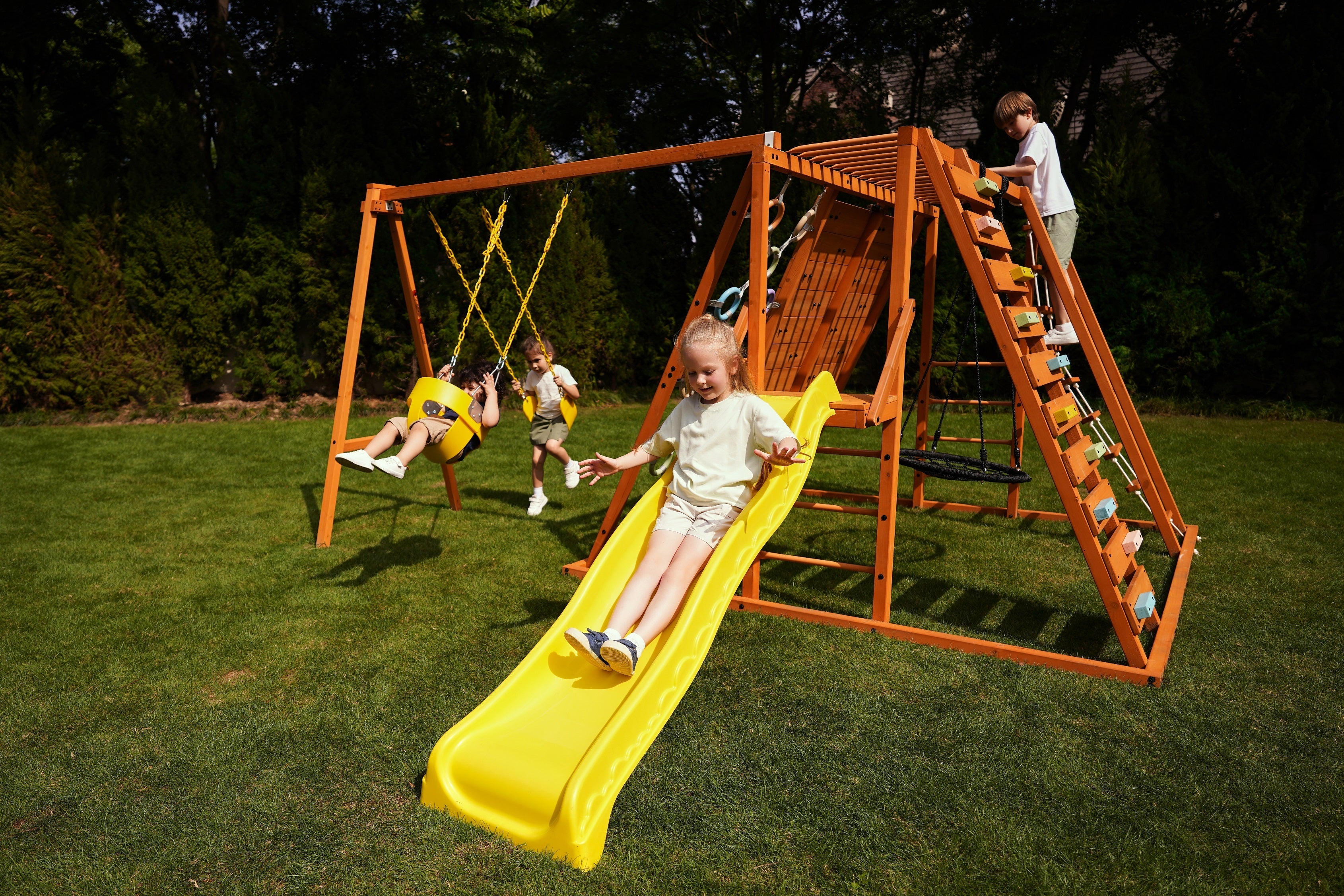 Sycamore - Backyard Ultimate Climbing Set with 2 Swings And Trapeze Bar Outdoor Avenlur.com