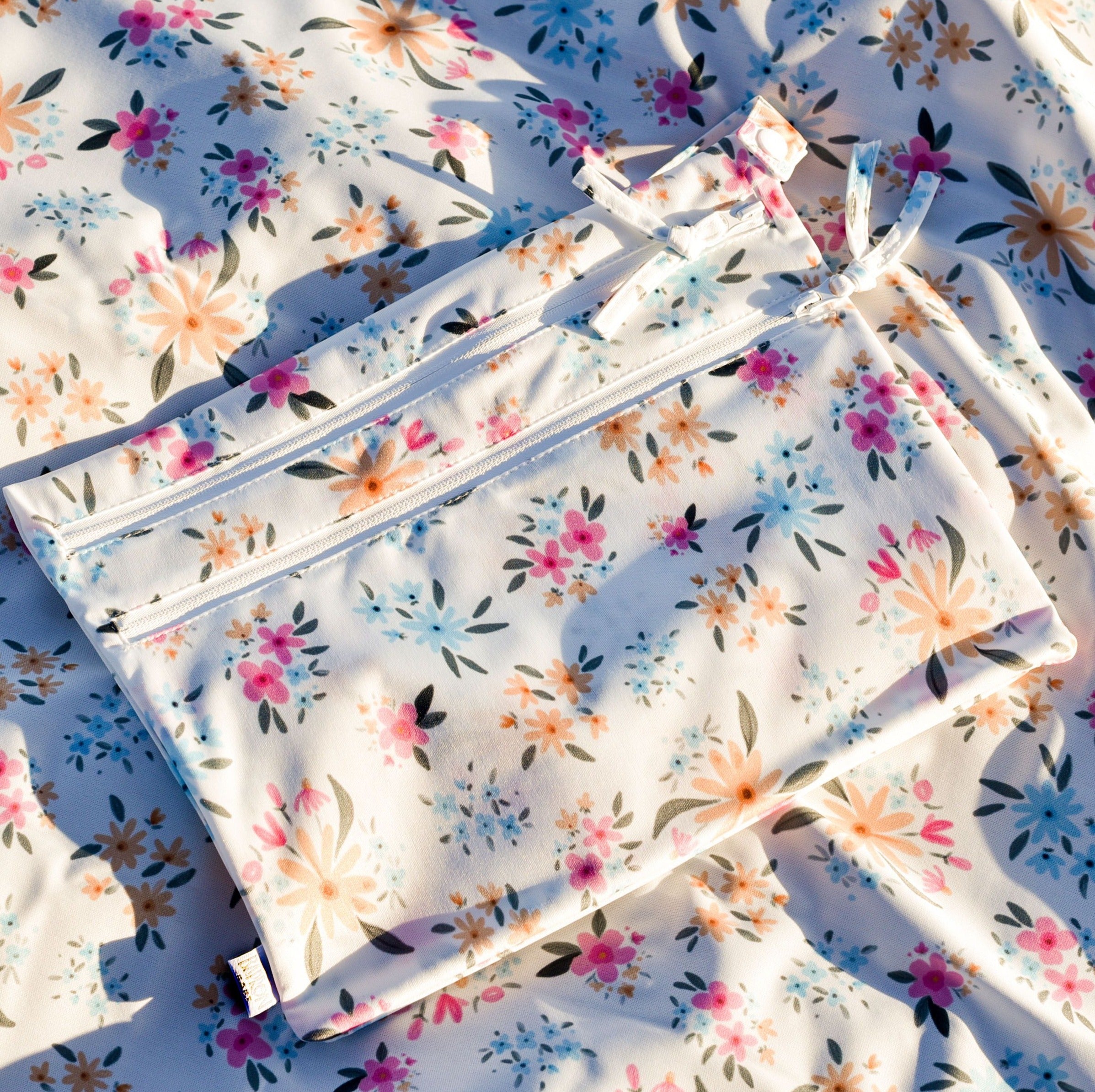 Pastel Floral - Waterproof Wet Bag (For mealtime, on-the-go, and more!) BapronBaby