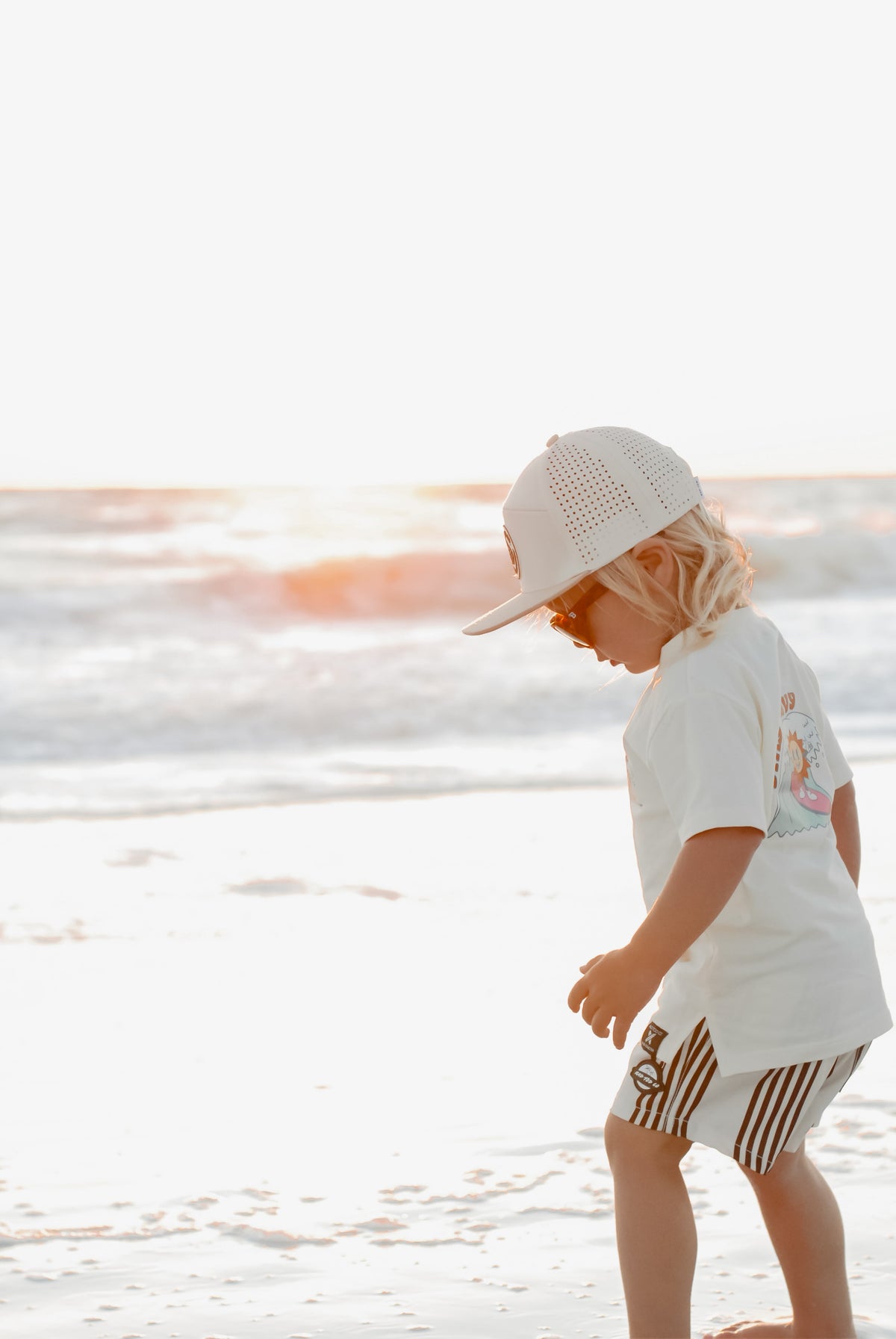STAY WAVY TEE