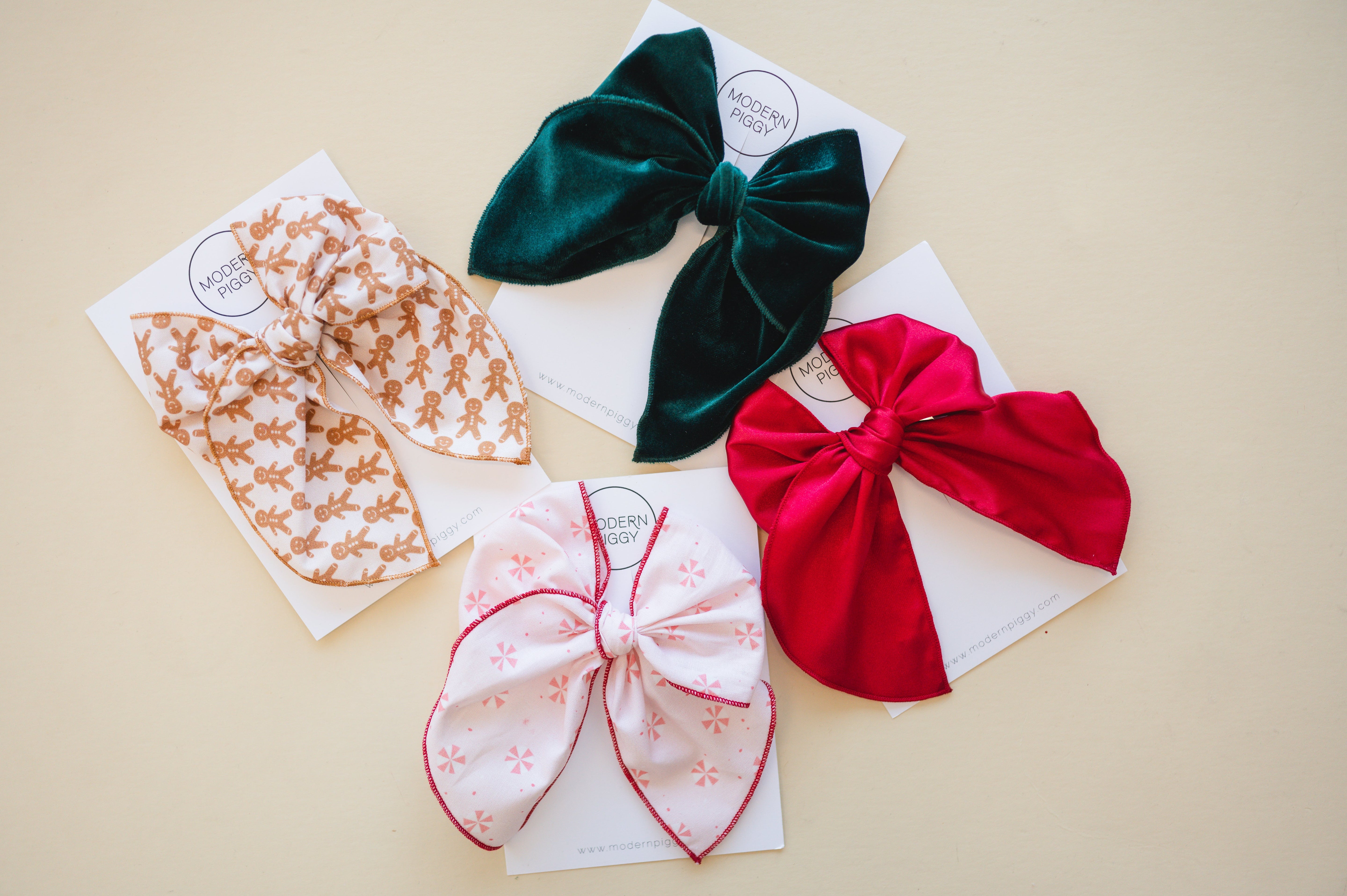 Clara | Party Bow