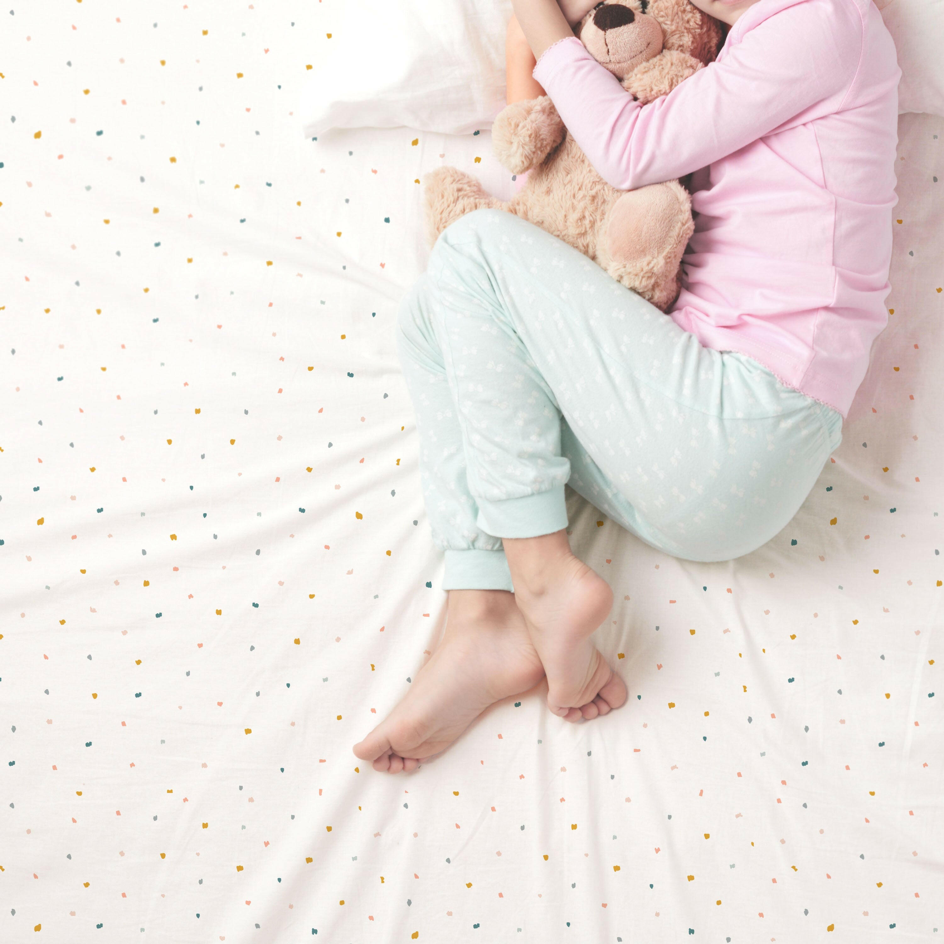 Organic Kids Fitted Sheet - Dotty Fitted Sheet Set Makemake Organics