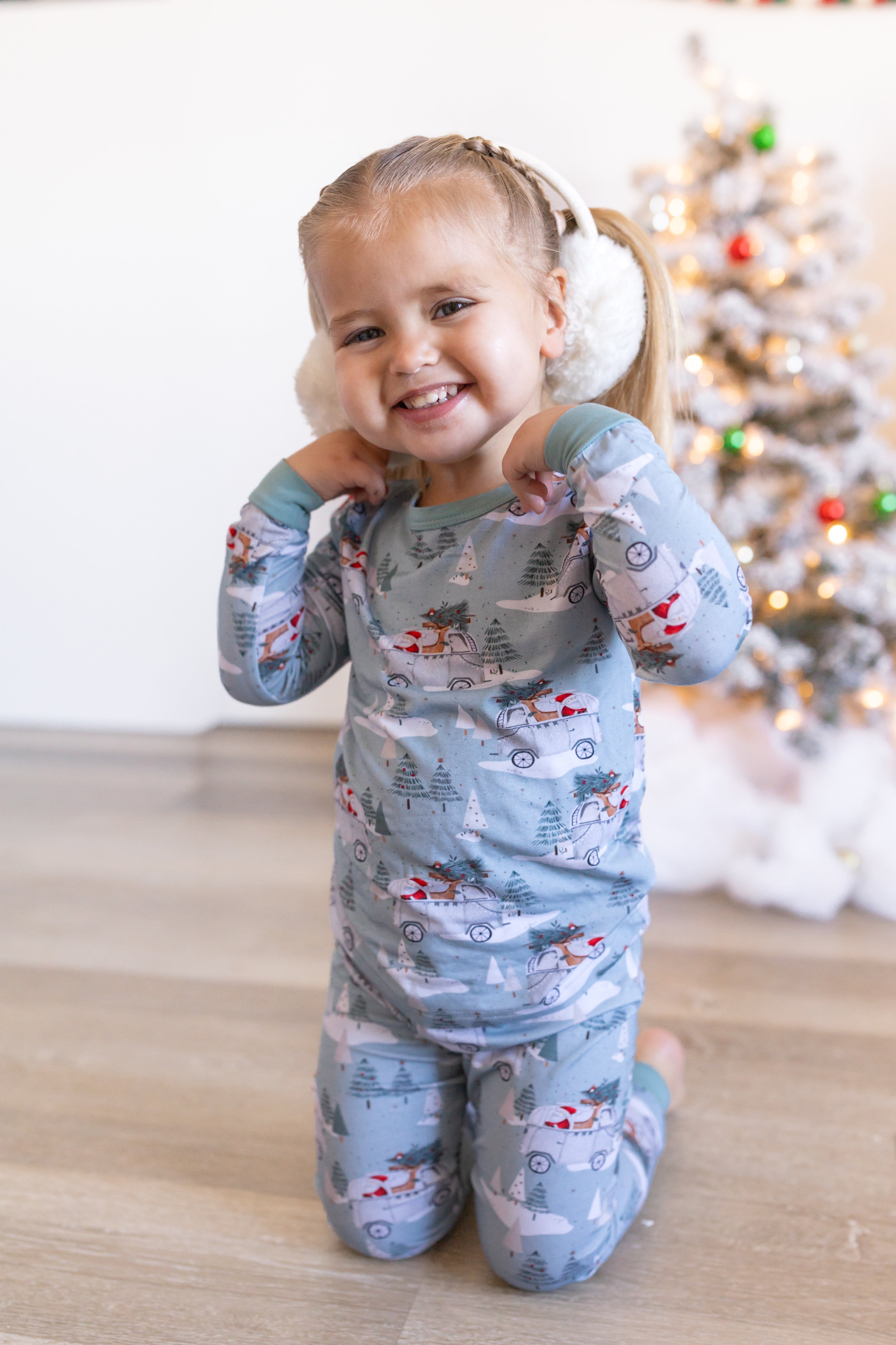 Cruisin' to Christmas 2pc Bamboo Pajamas *12-18m left