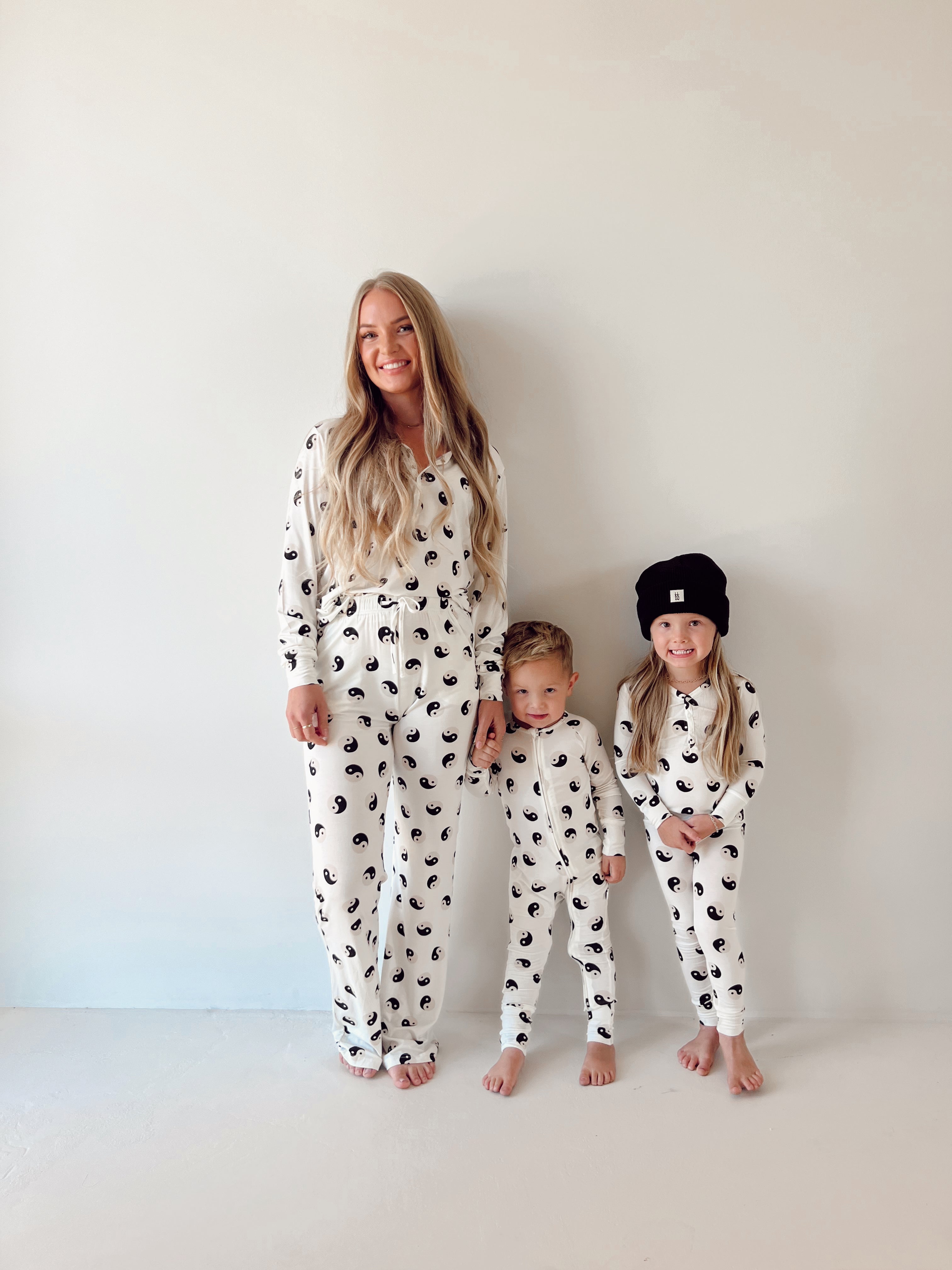 Women's Long Sleeve Bamboo Pajama | Black & White Yin Yang