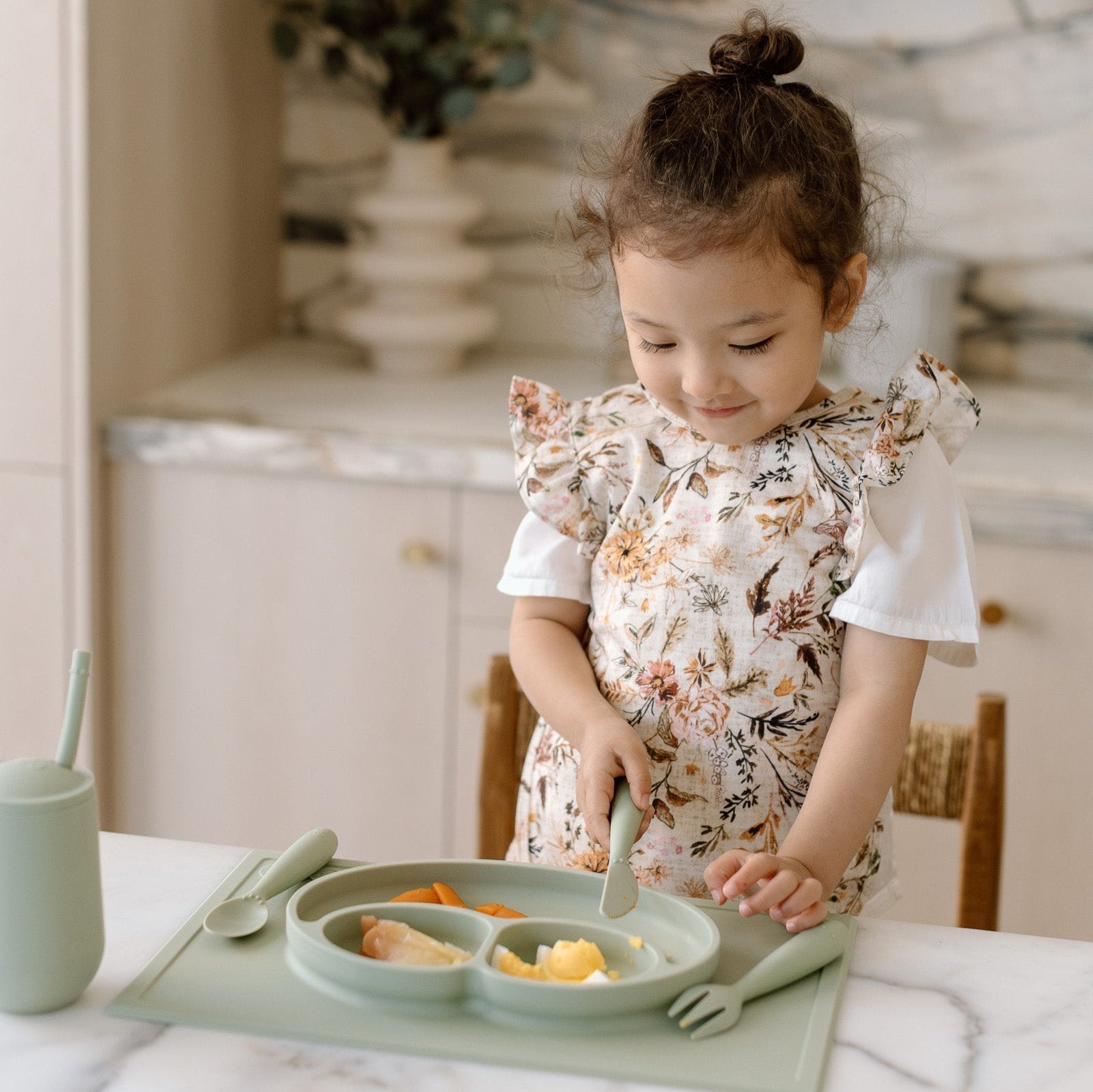 Delilah Floral Flutter Bapron