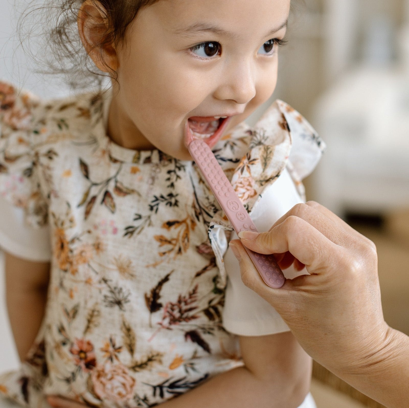 Delilah Floral Flutter Bapron