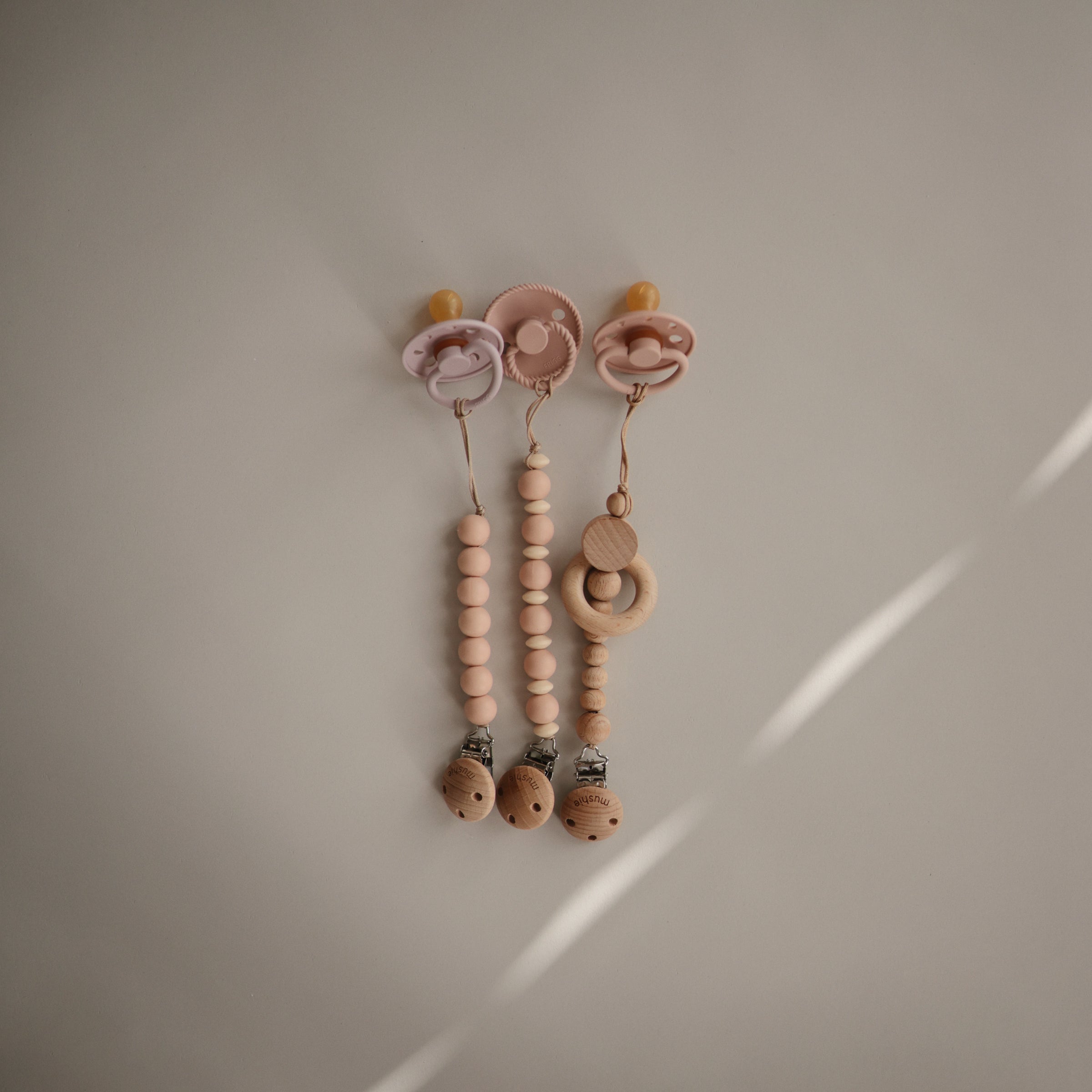 FRIGG Moon Natural Rubber Pacifier 2-Pack FRIGG PACIFIERS Mushie