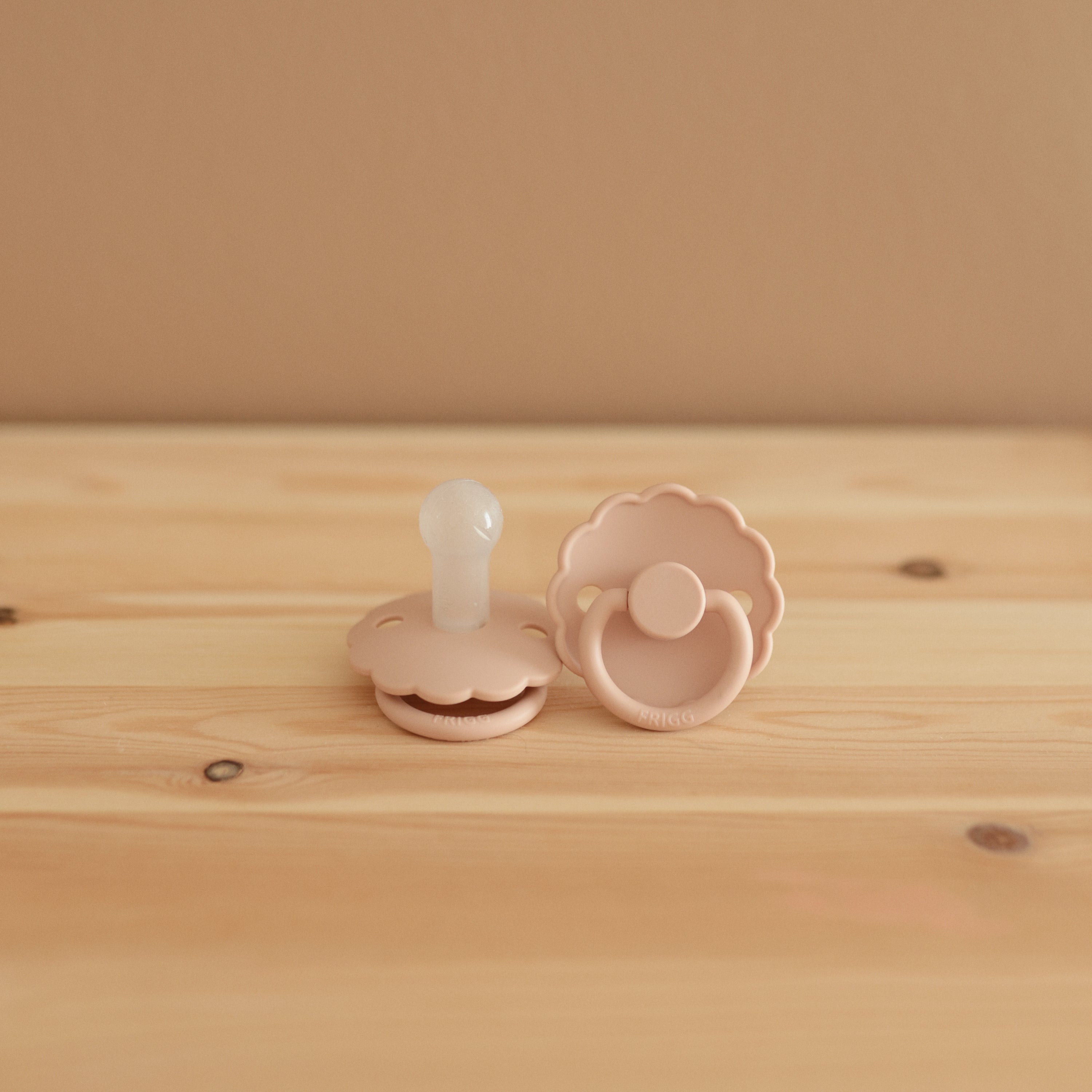 FRIGG Daisy Silicone Pacifier 2-Pack FRIGG PACIFIERS Mushie