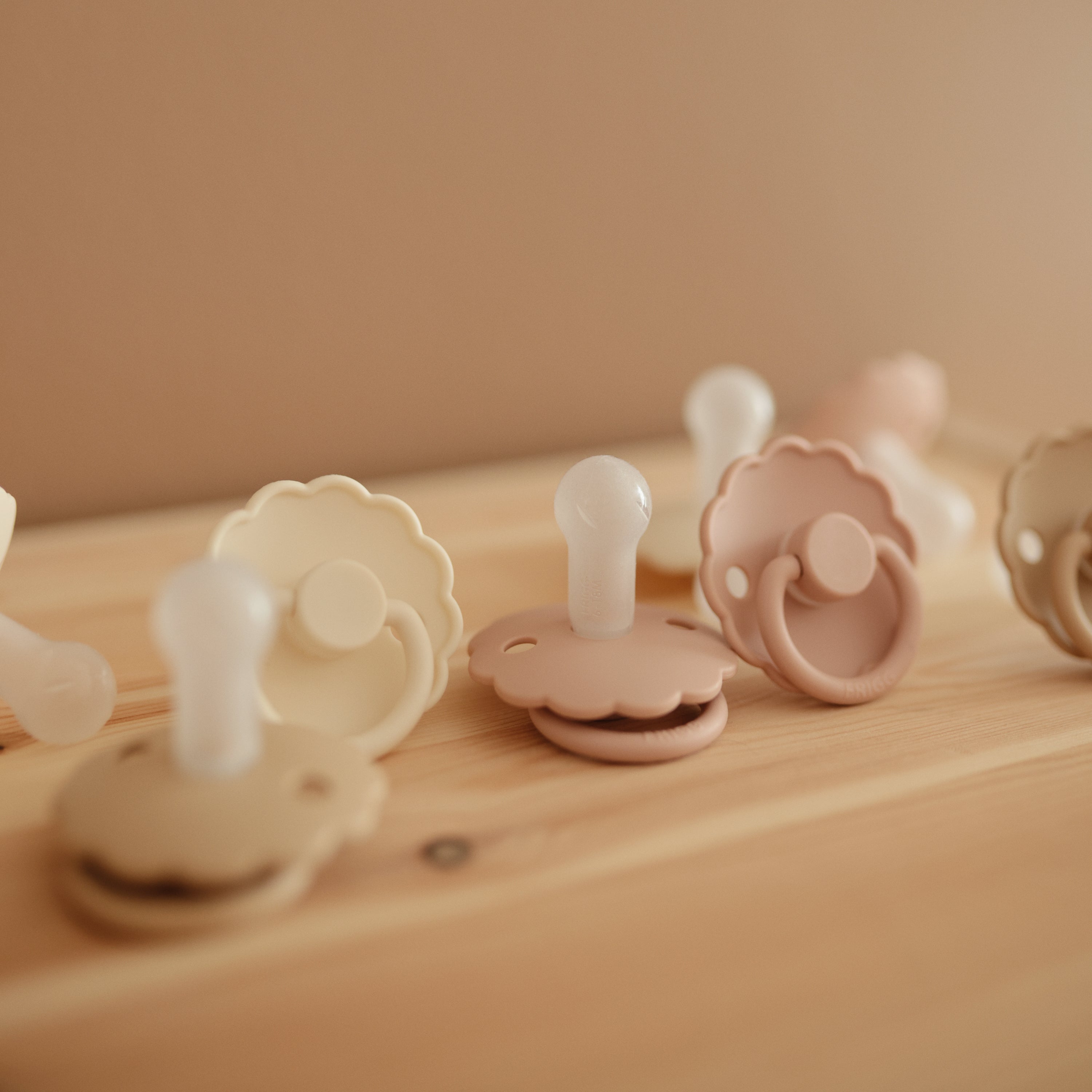 FRIGG Daisy Silicone Pacifier 2-Pack FRIGG PACIFIERS Mushie