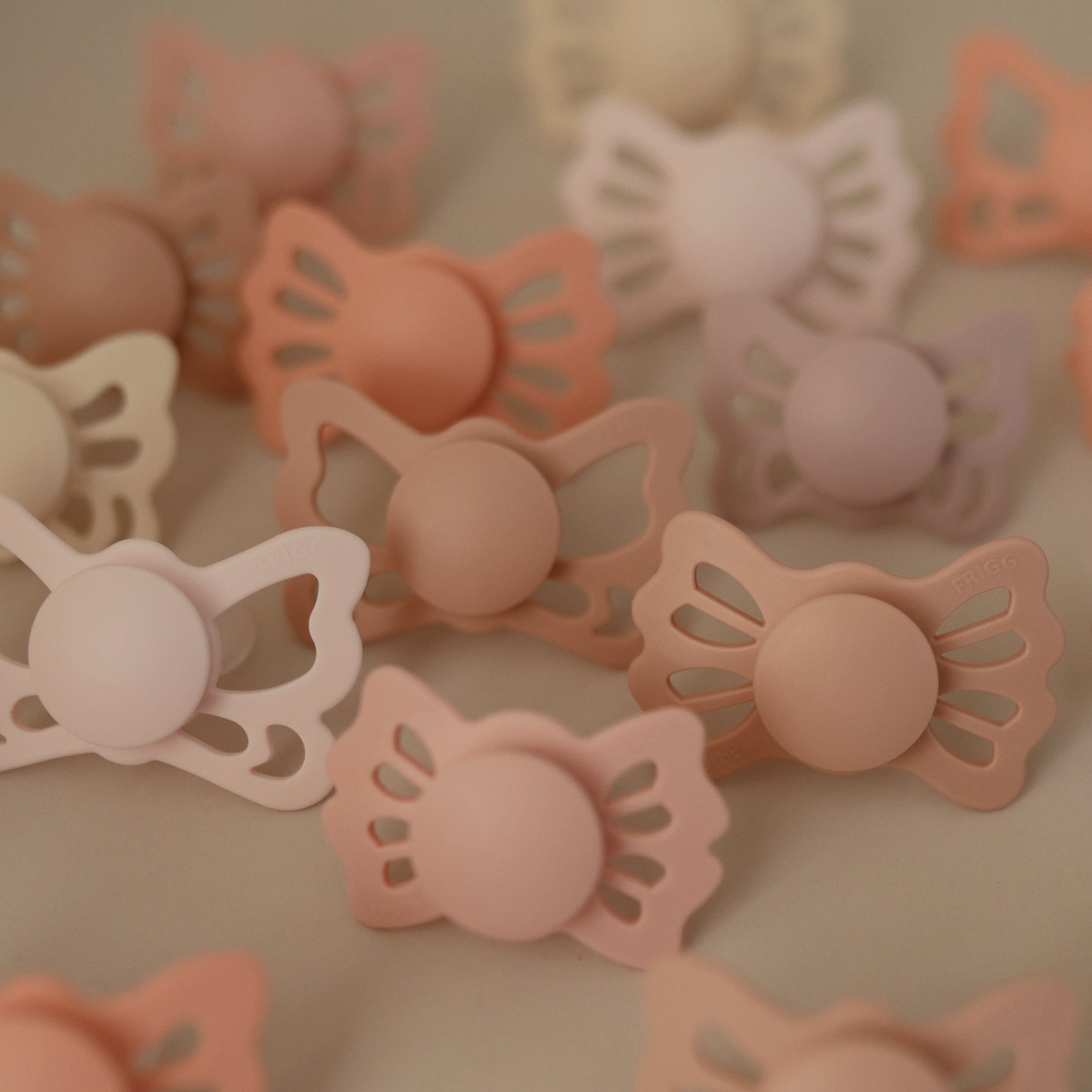 FRIGG Lucky Symmetrical Silicone Pacifier 2-Pack (0-6 Months) FRIGG PACIFIERS Mushie