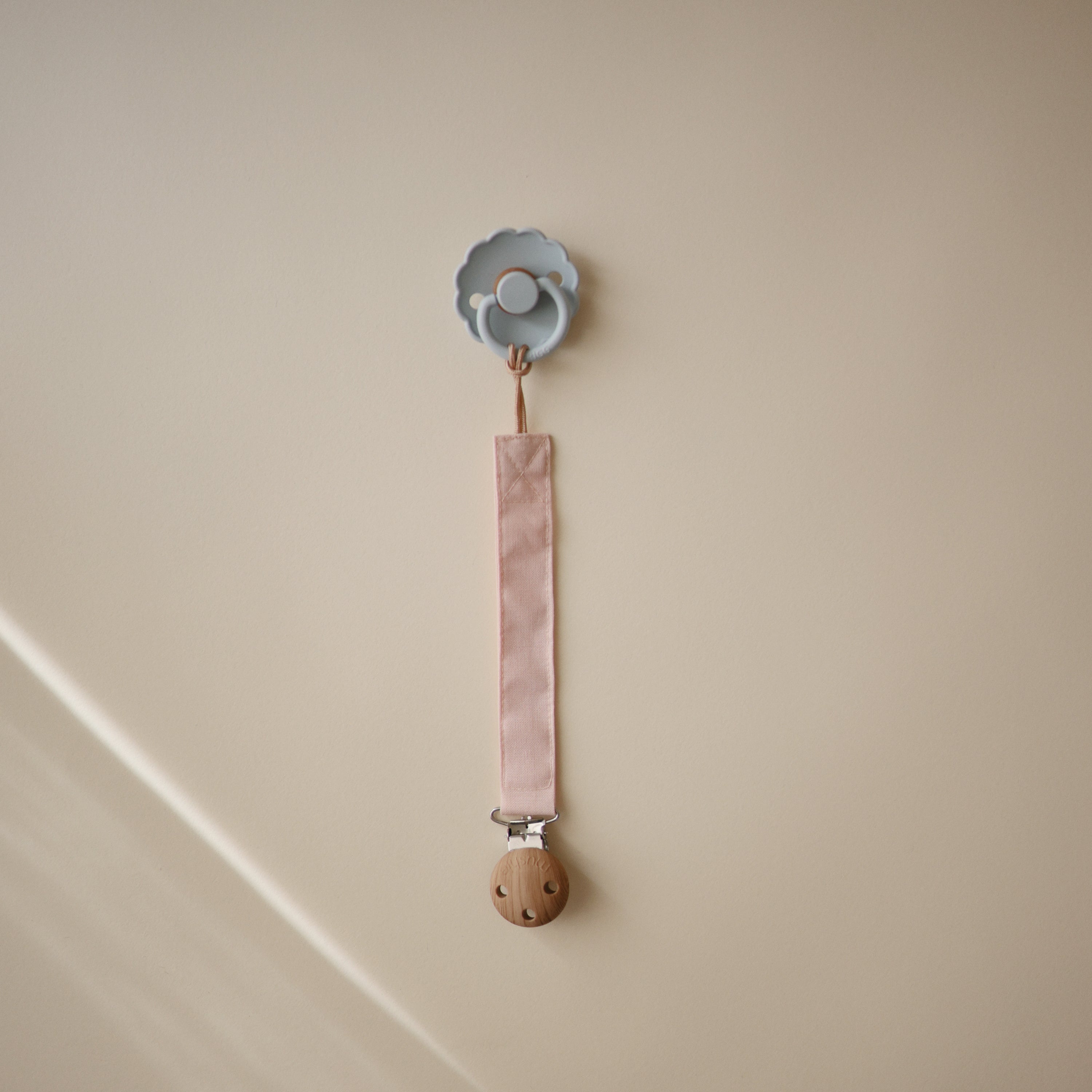 Linen Pacifier Clip 2-Pack Pacifier Clip Mushie