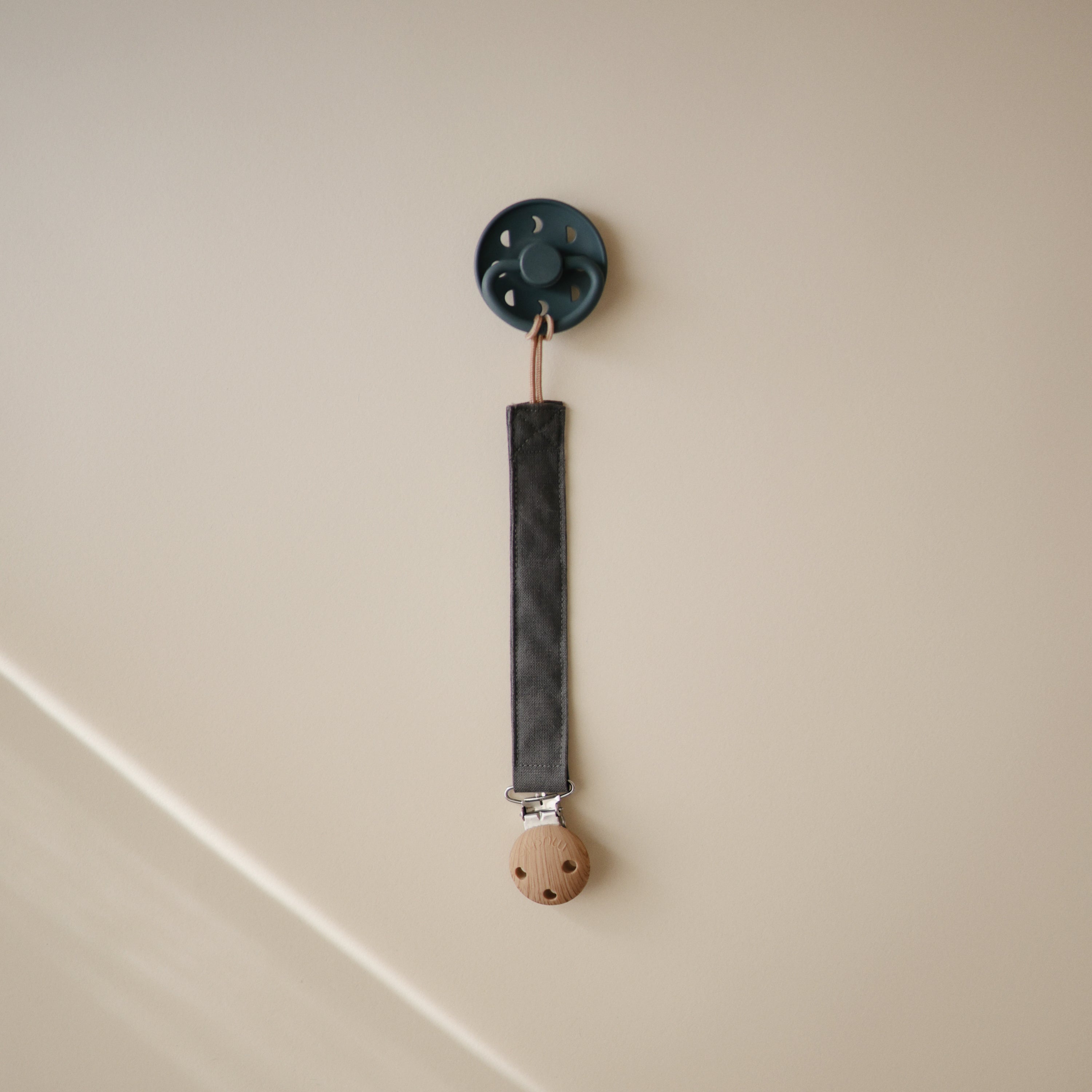 Linen Pacifier Clip 2-Pack Pacifier Clip Mushie