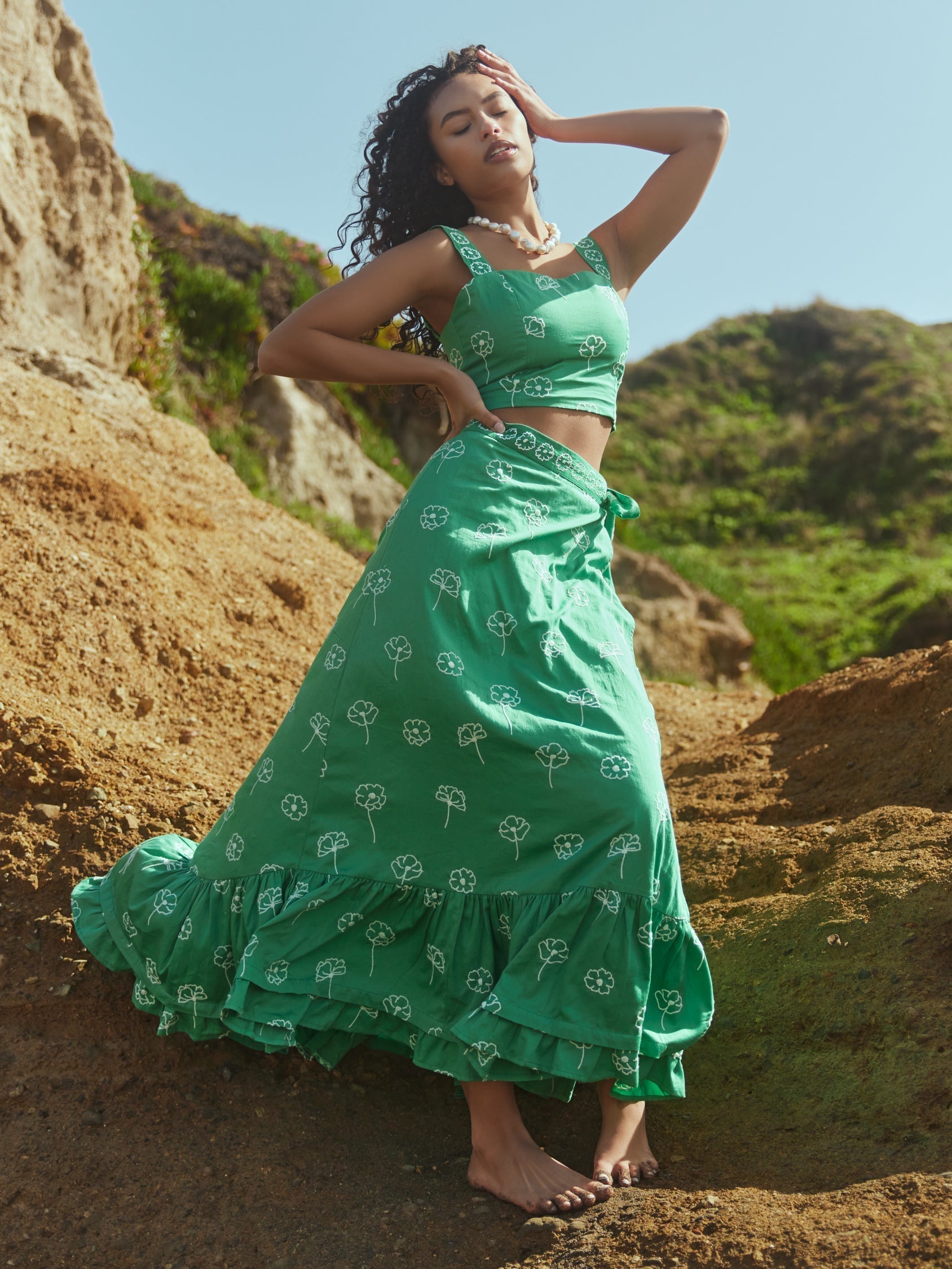 Camila Top - Fairway Green/Ivory Outline Floral